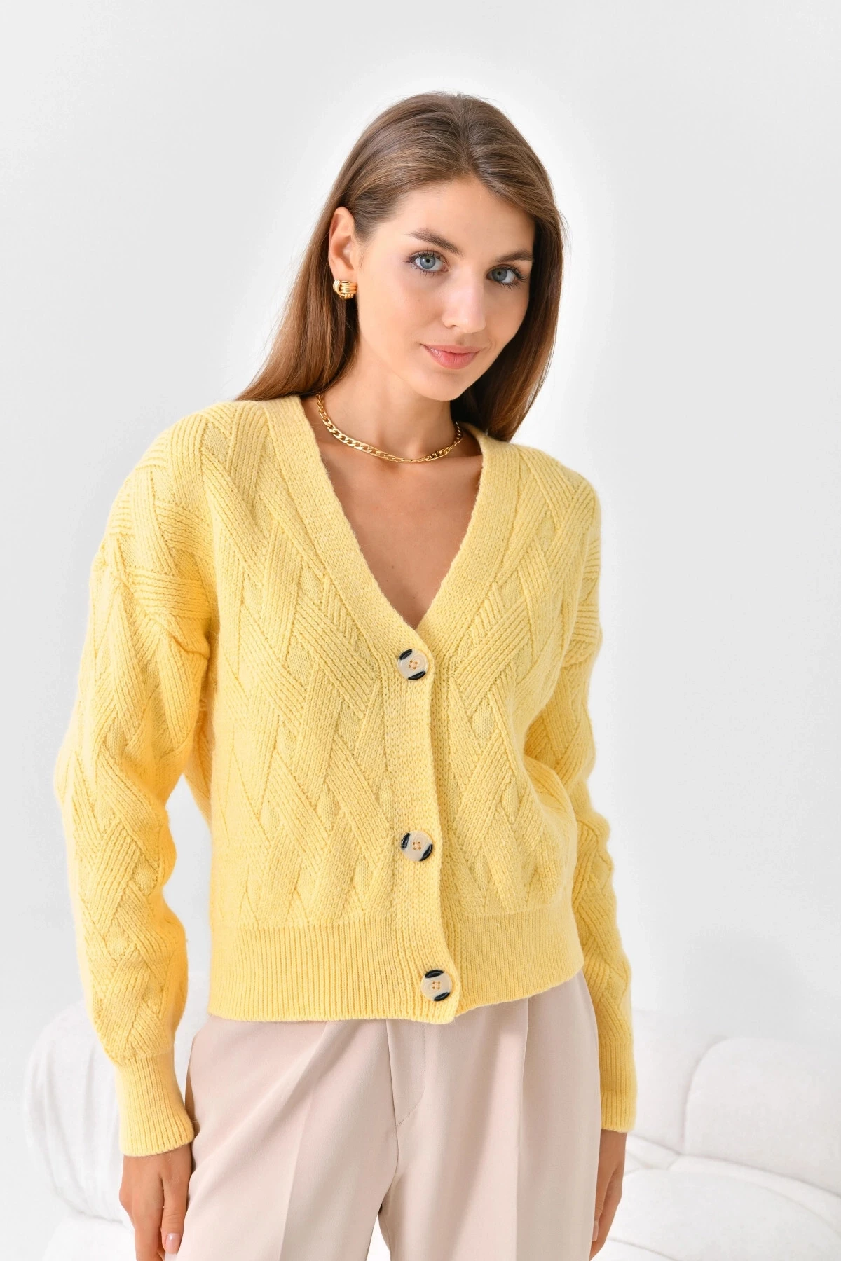 Yumuşak Dokulu Sarı Hırka