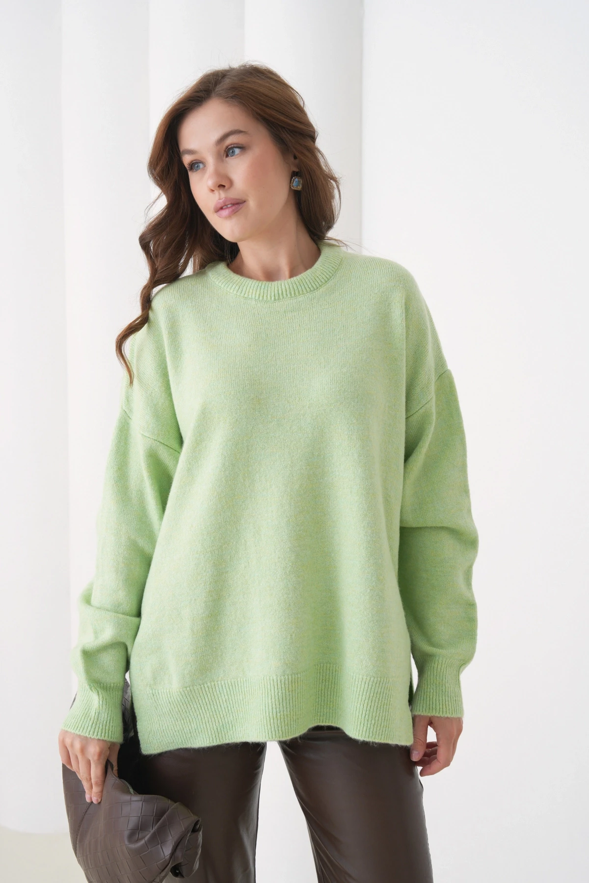 Kadın Bisiklet Yaka Yırtmaçlı Oversize Triko Kazak