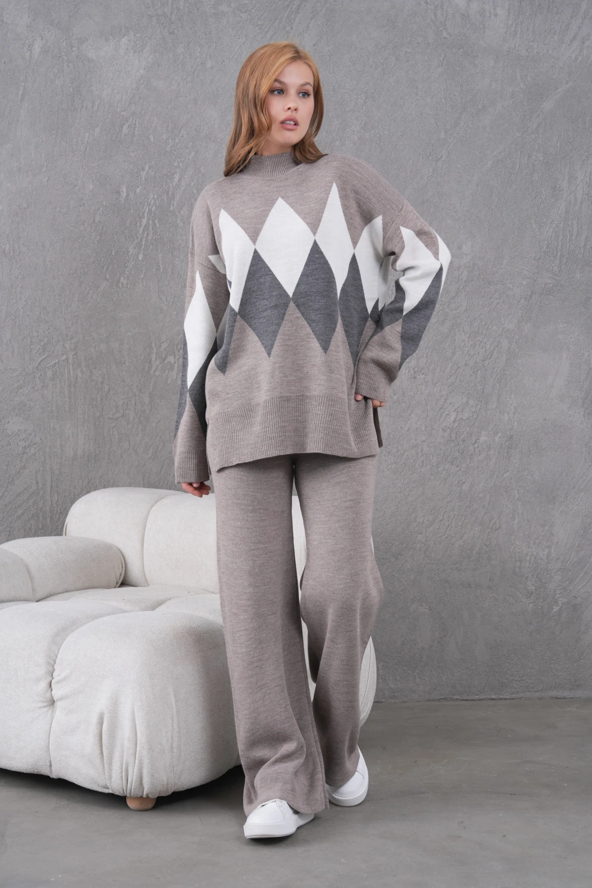 Kadın Dik Yaka Desenli Yırtmaçlı Kazak Pantolon İkil Triko Takım