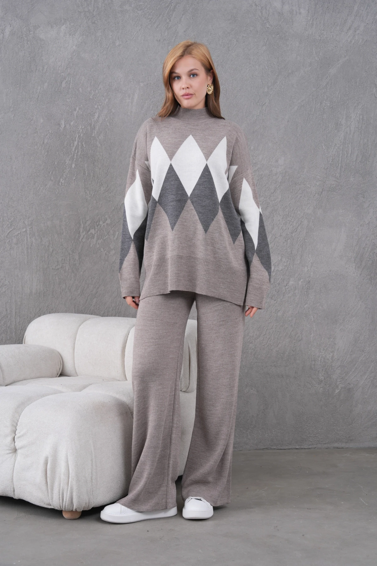 Kadın Dik Yaka Desenli Yırtmaçlı Kazak Pantolon İkil Triko Takım