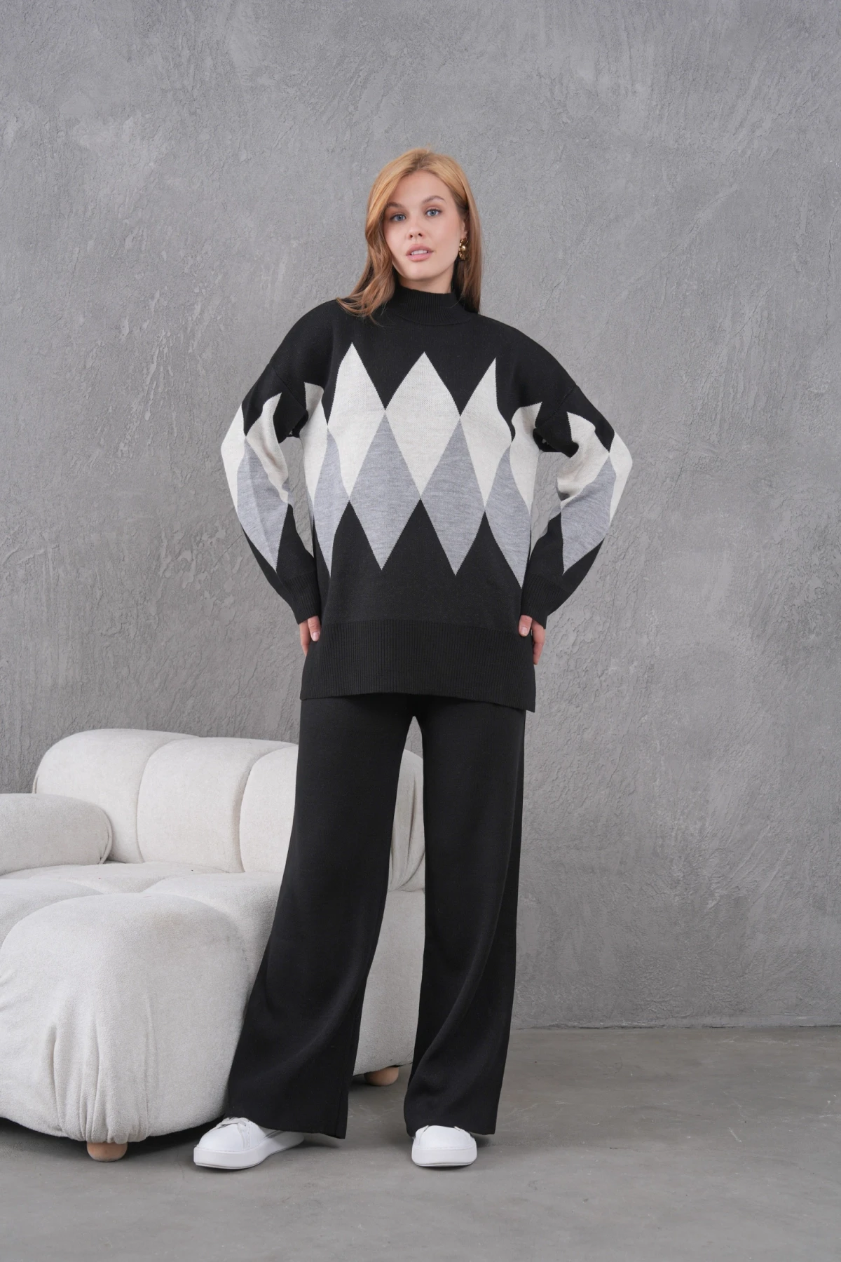 Kadın Dik Yaka Desenli Yırtmaçlı Kazak Pantolon İkil Triko Takım