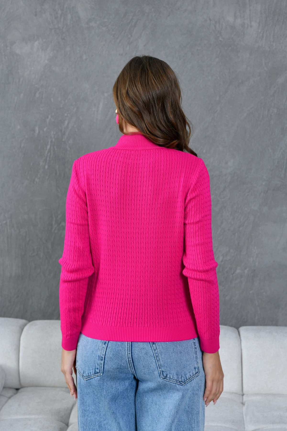 Kadın Dik Yaka Saç Örgü Nakış Detaylı Triko Kazak