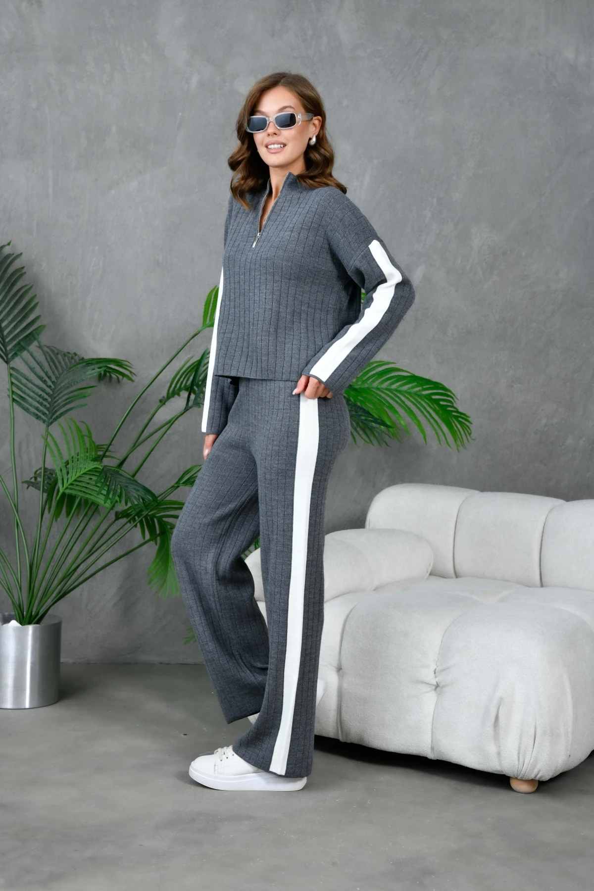 Kadın Dik Yaka Yarım Pat Fermuar Örgü Detay Kazak Pantolon İkili Triko Takım