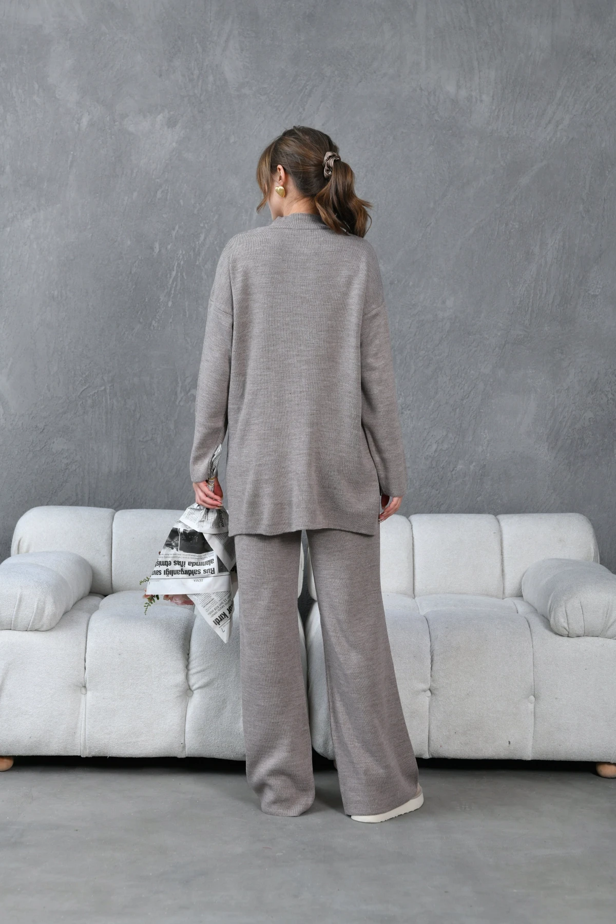 kadın dik yaka yırtmaçlı kazak pantolon triko alt-üst takım 