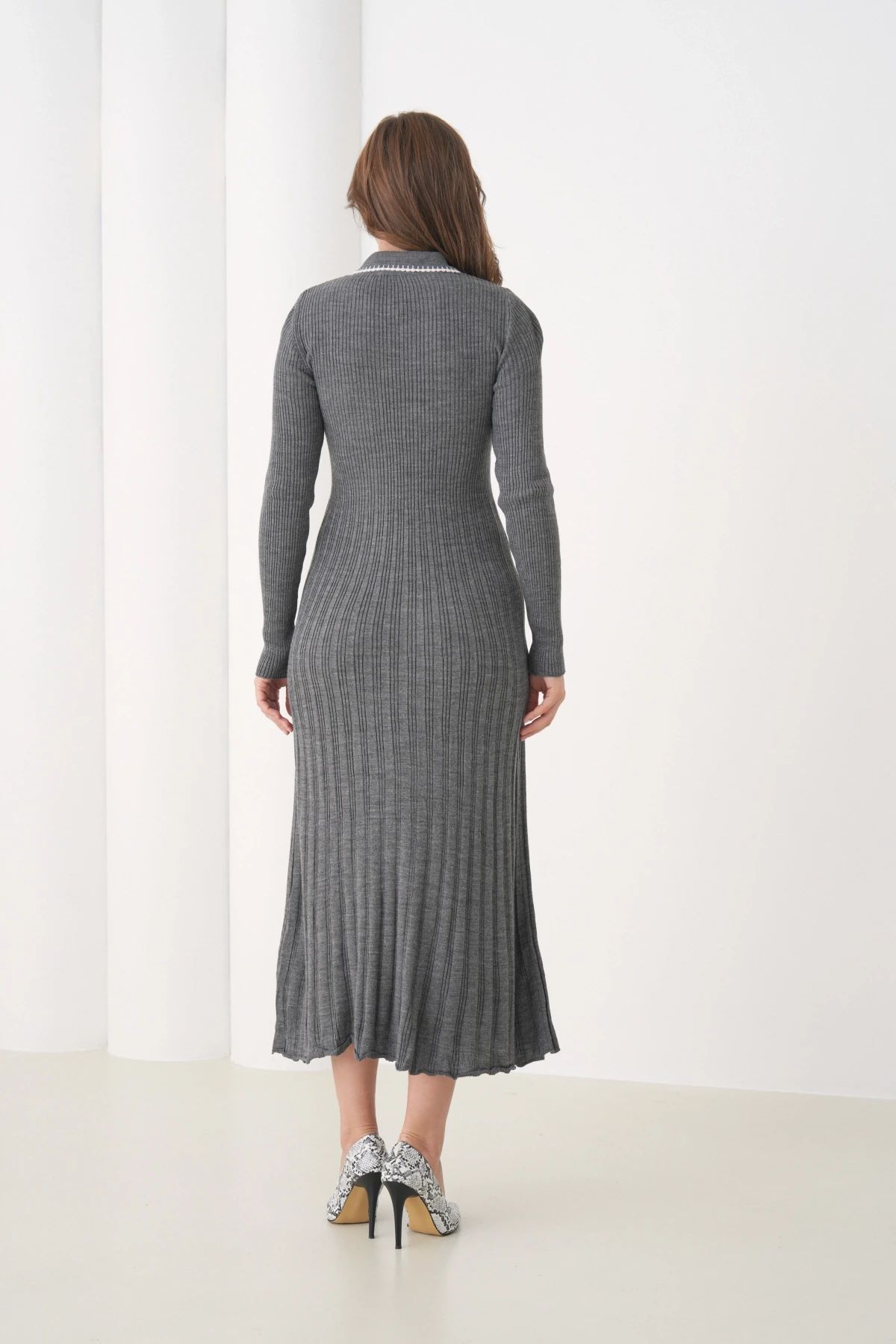 Kadın Polo Yaka Düğme Detay Kaşkorse Uzun Triko Elbise