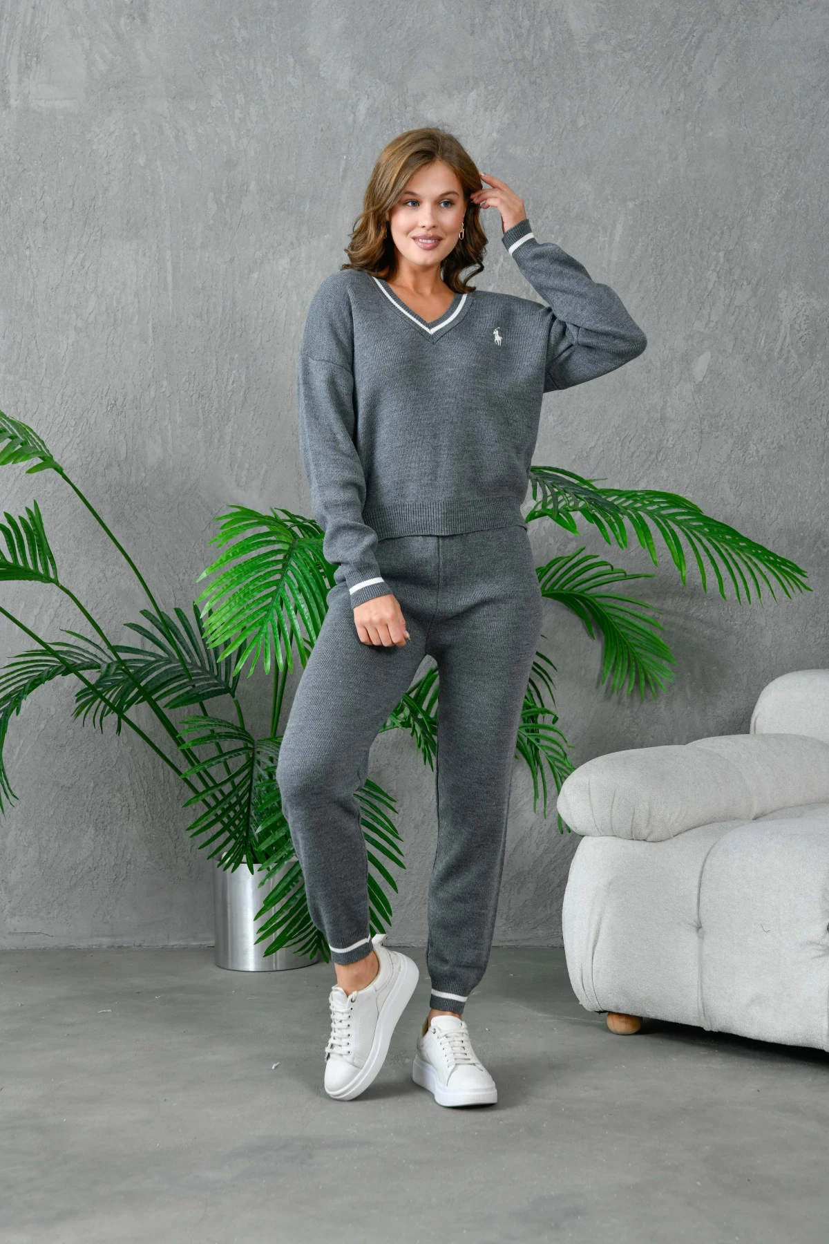 Kadın V Yak Nakış İşlemeli Kazak Pantolon Triko Alt-Üst Takım