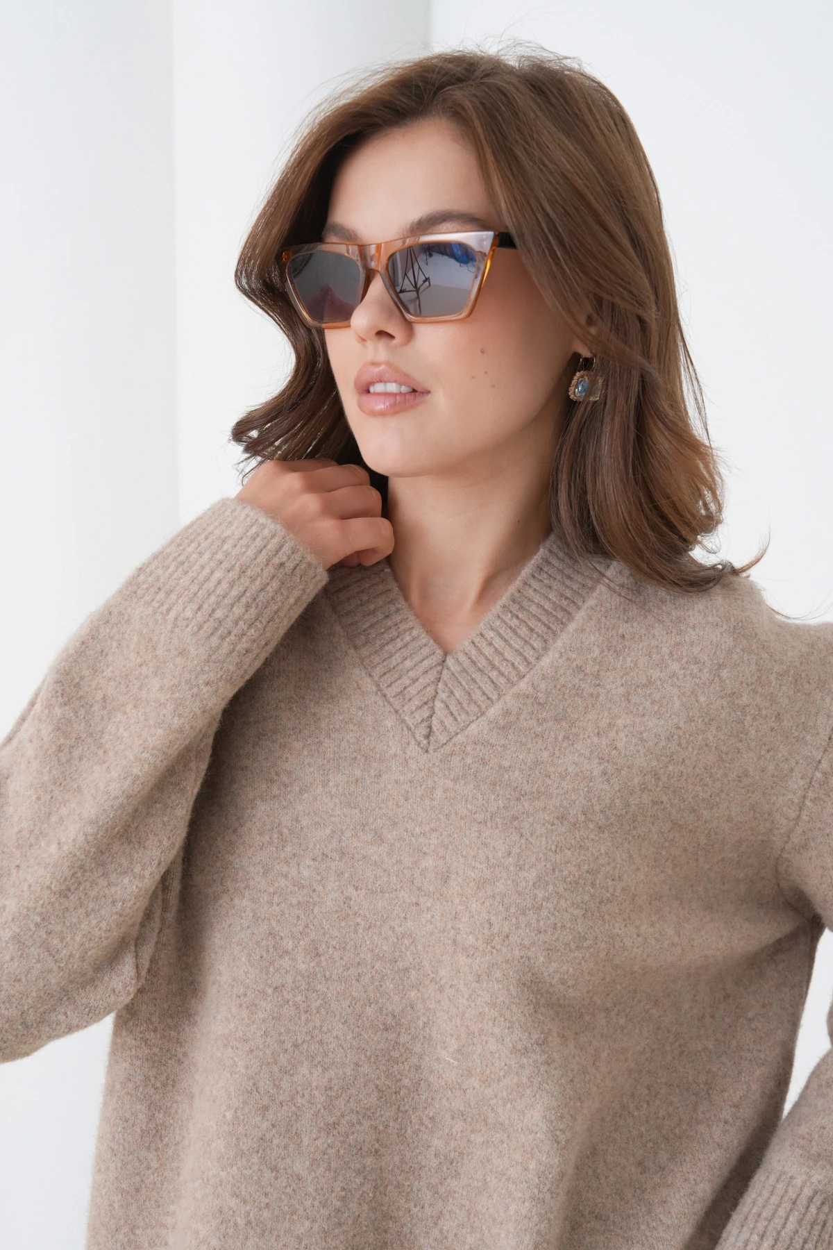 Kadın V Yaka Yumuşak Dokulu Oversize Triko Kazak