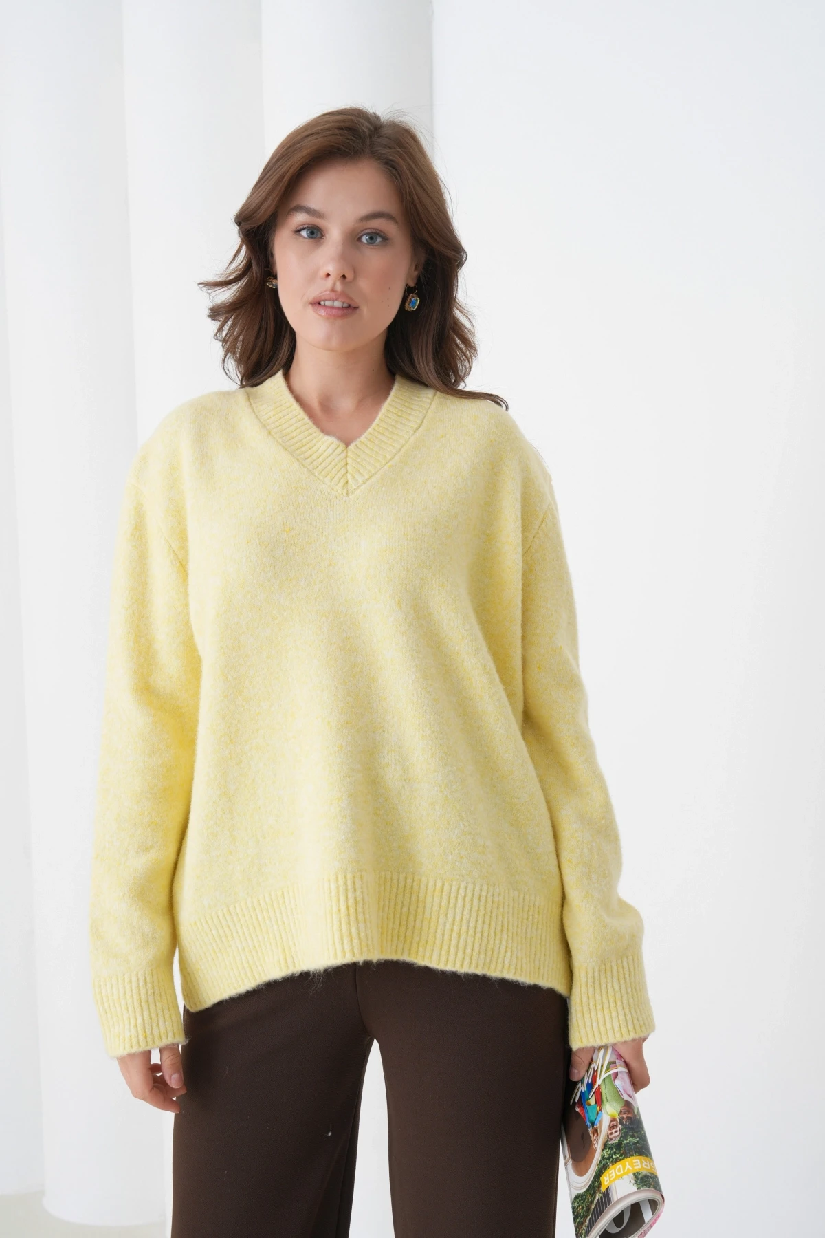 Kadın V Yaka Yumuşak Dokulu Oversize Triko Kazak