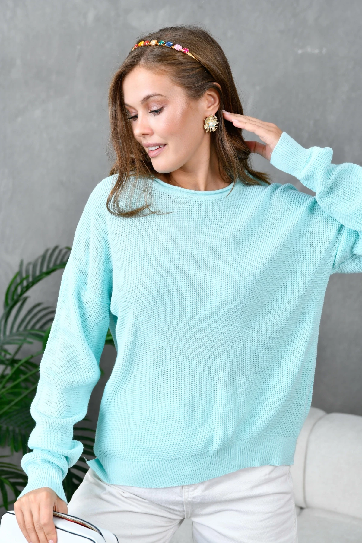 Bisiklet Yaka Arkası Uzun Yırtmaçlı Mevsimlik Triko Kazak