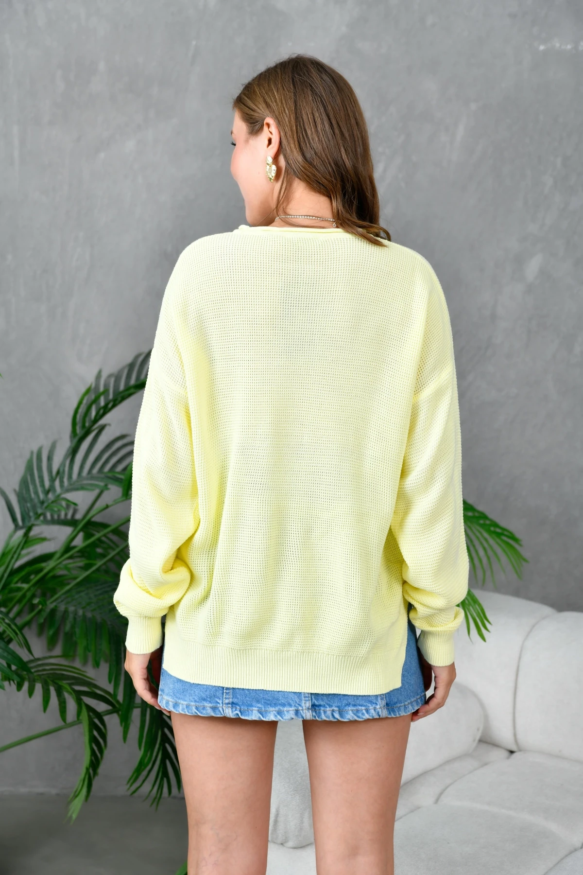 Bisiklet Yaka Arkası Uzun Yırtmaçlı Mevsimlik Triko Kazak