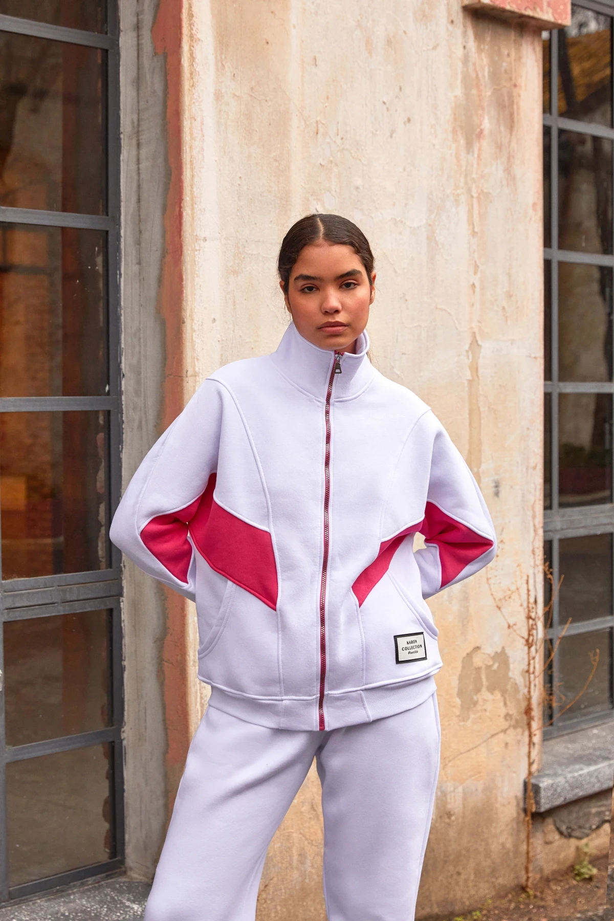 Kadın Beyaz Garni Detay Fermuar Kapama Dik Yaka Şardonlu Takım