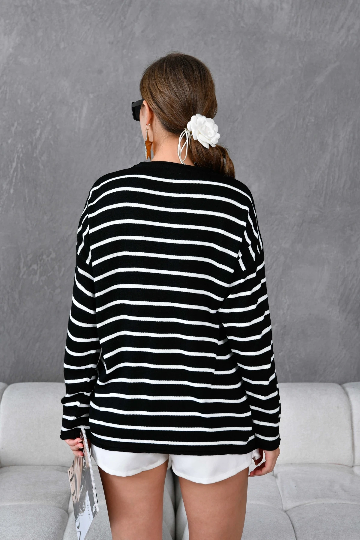 Kadın Bisiklet Yaka Çizgili Nakış Detay Oversize Triko Kazak