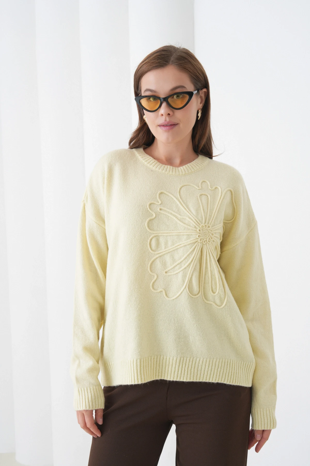 Kadın Bisiklet Yaka Desen İşlemeli Yumuşak Dokulu Triko Kazak