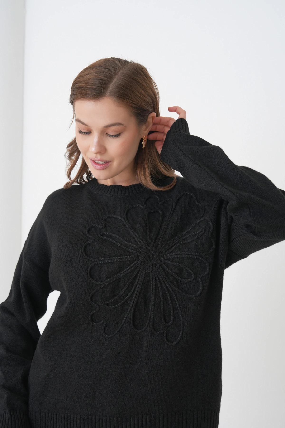 Kadın Bisiklet Yaka Desen İşlemeli Yumuşak Dokulu Triko Kazak