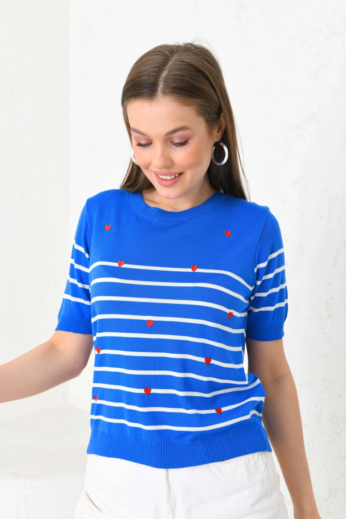 Kadın Bisiklet Yaka Kısa Kol Nakış İşlemeli Triko Kazak 10195.Vsc