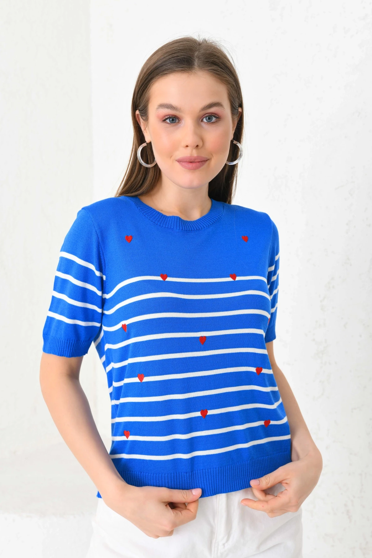 Kadın Bisiklet Yaka Kısa Kol Nakış İşlemeli Triko Kazak 10195.Vsc