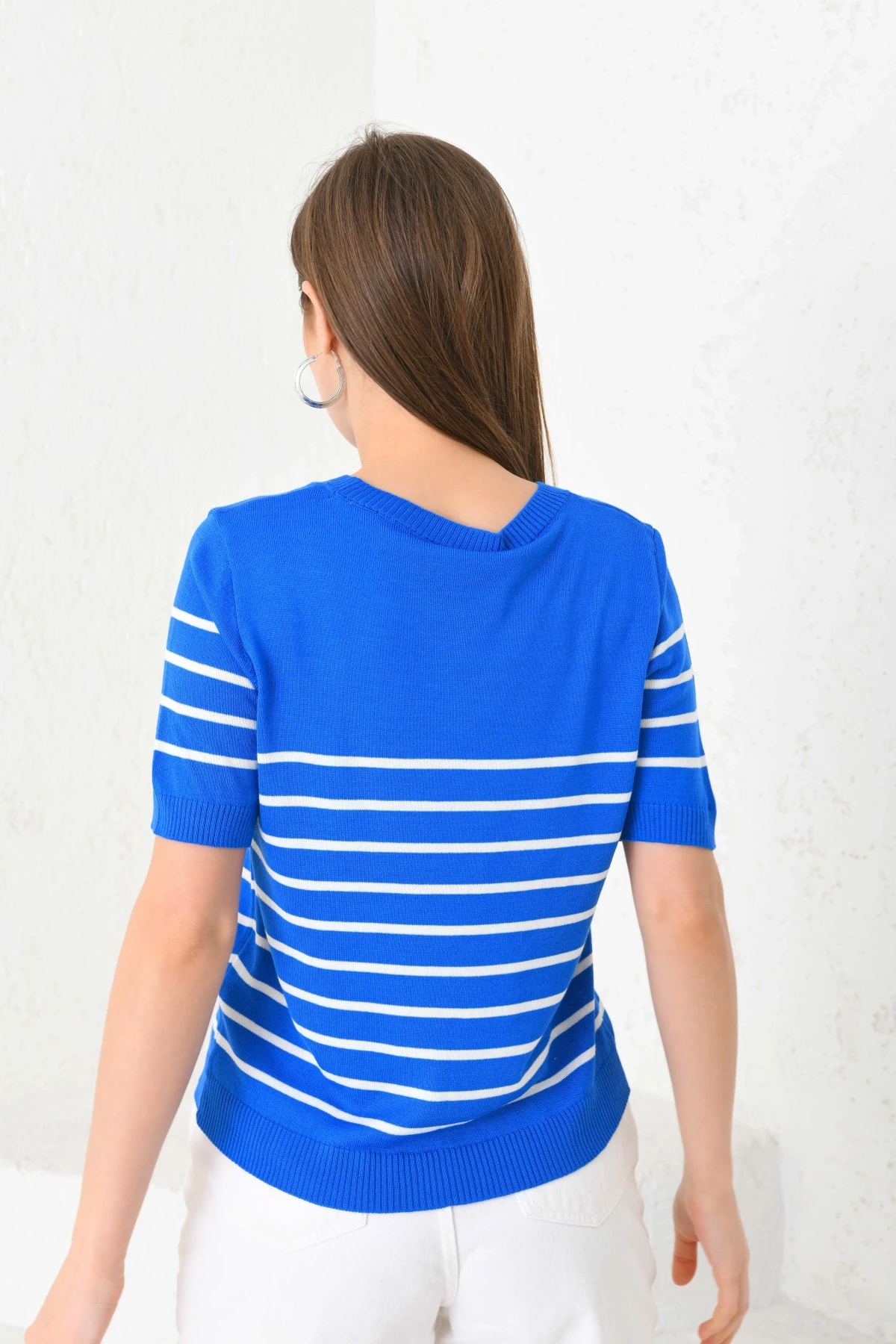 Kadın Bisiklet Yaka Kısa Kol Nakış İşlemeli Triko Kazak 10195.Vsc