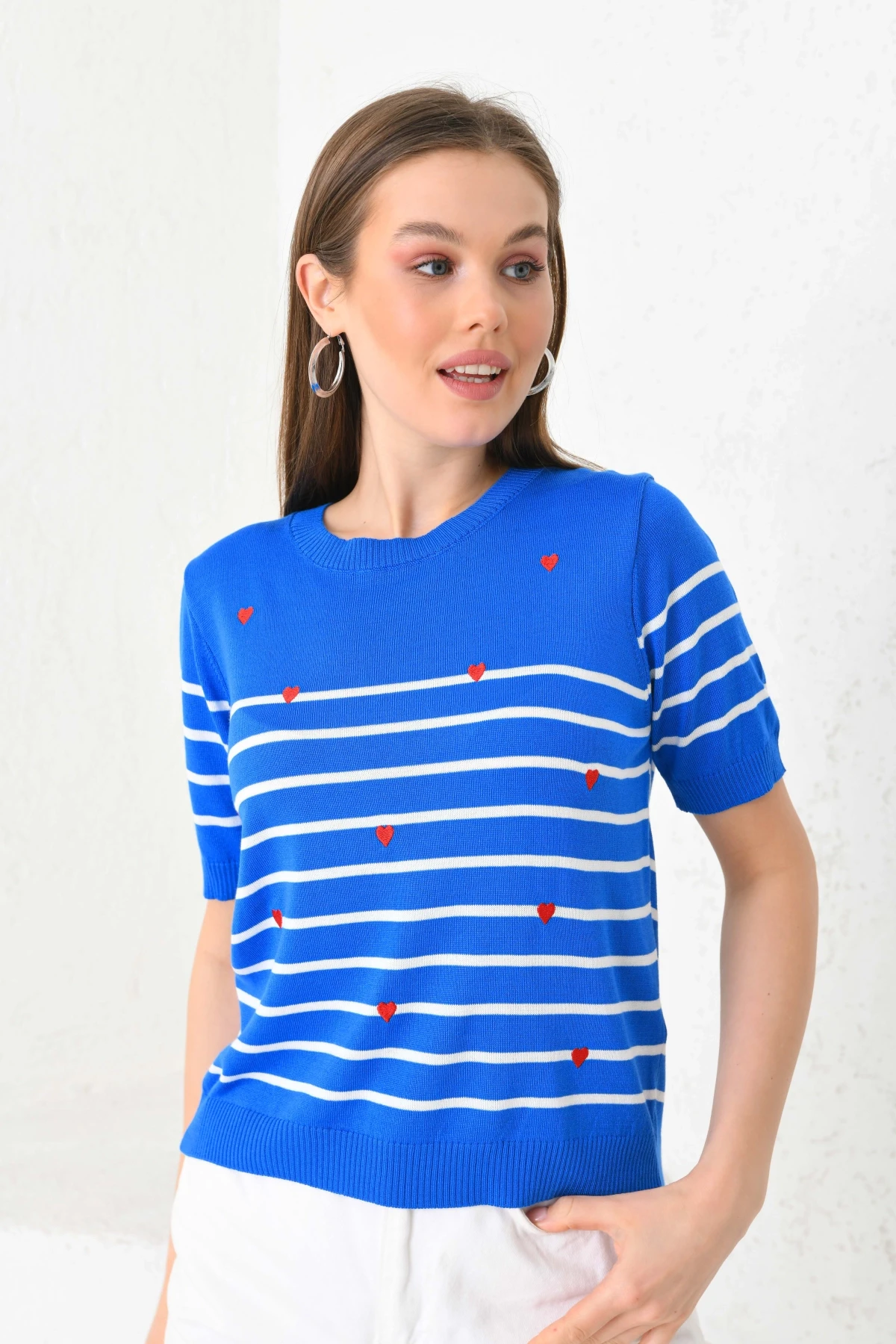 Kadın Bisiklet Yaka Kısa Kol Nakış İşlemeli Triko Kazak 10195.Vsc