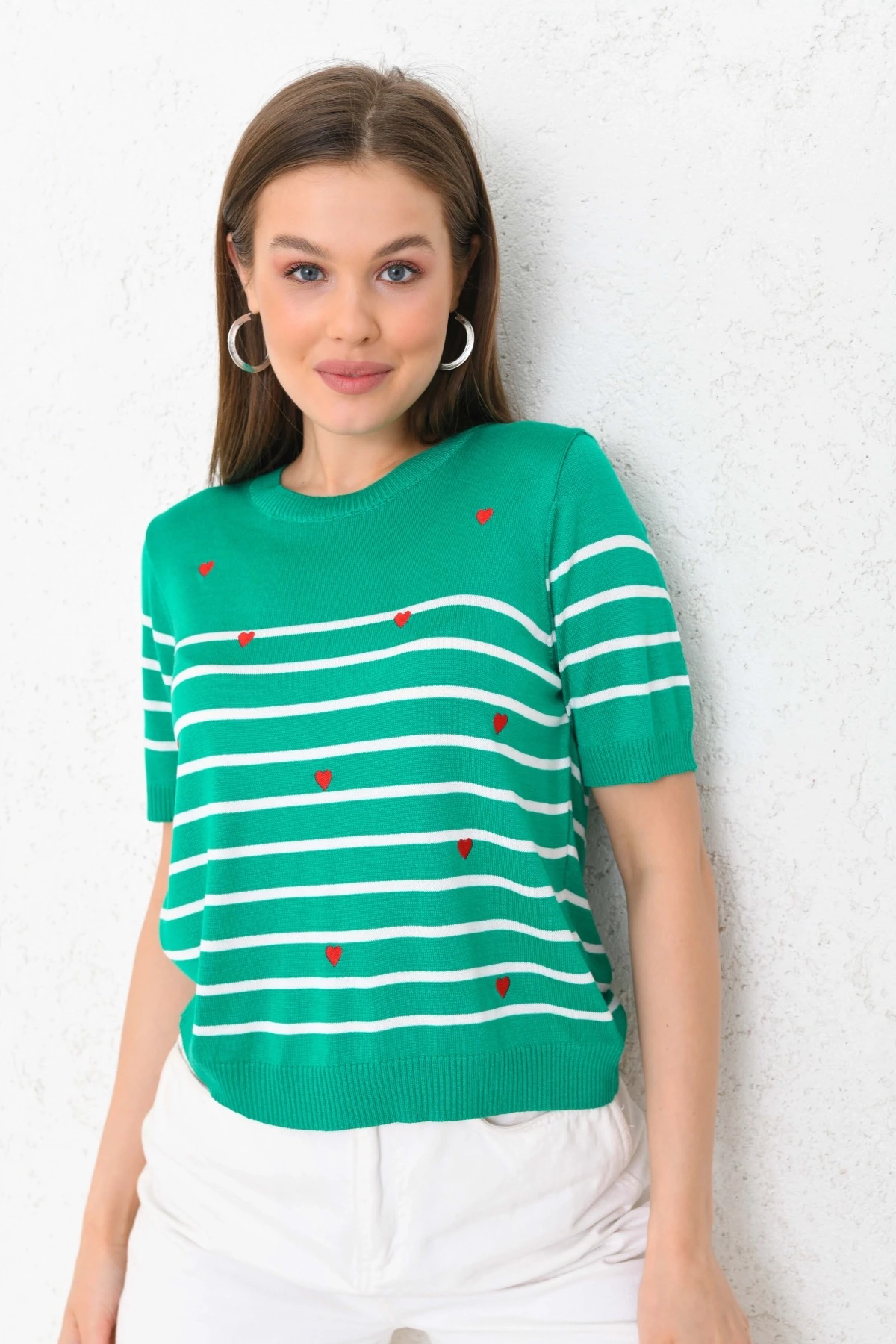 Kadın Bisiklet Yaka Kısa Kol Nakış İşlemeli Triko Kazak 10195.Vsc