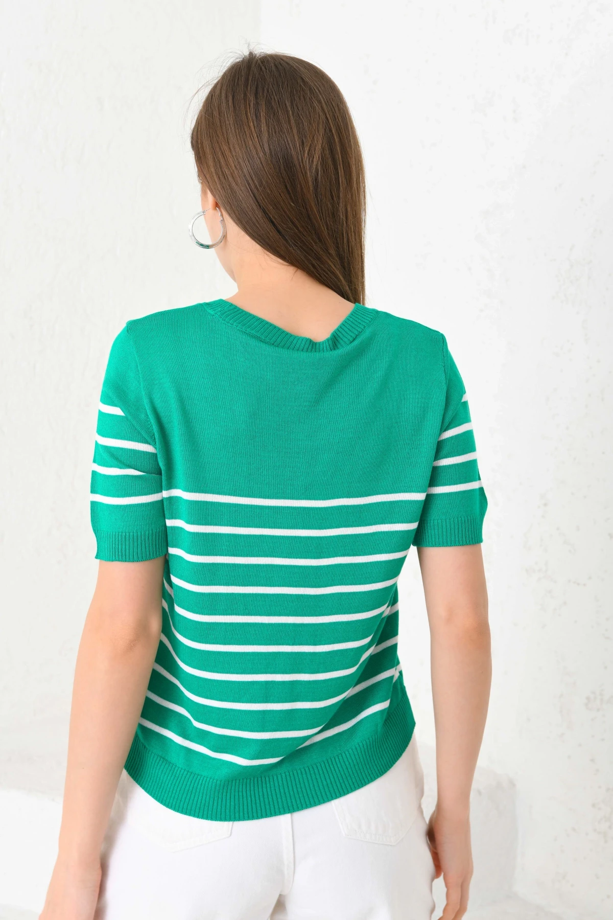 Kadın Bisiklet Yaka Kısa Kol Nakış İşlemeli Triko Kazak 10195.Vsc