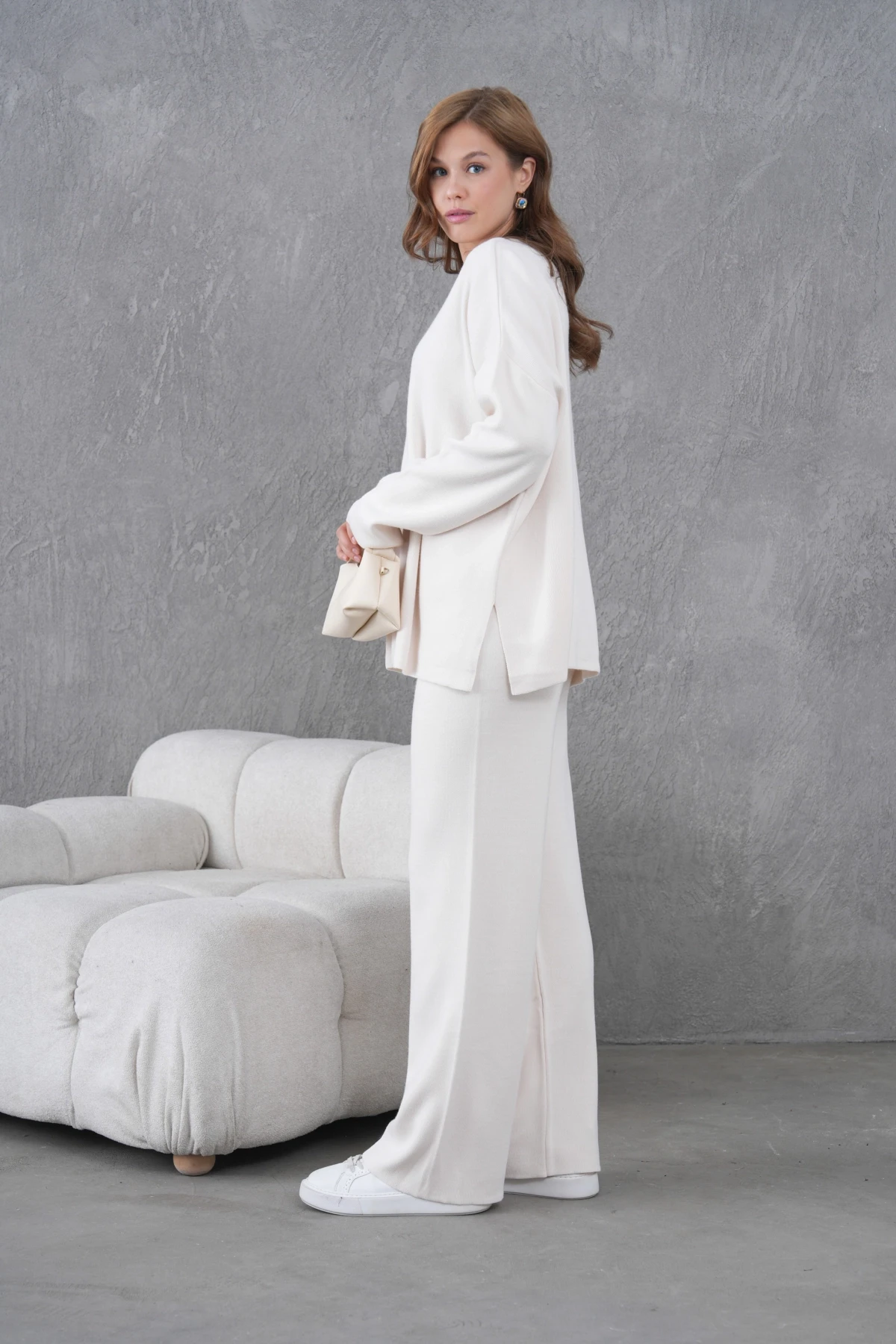 Kadın Bisiklet Yaka Yırtmaçlı Oversize Kazak Pantolon İkili Triko Takım