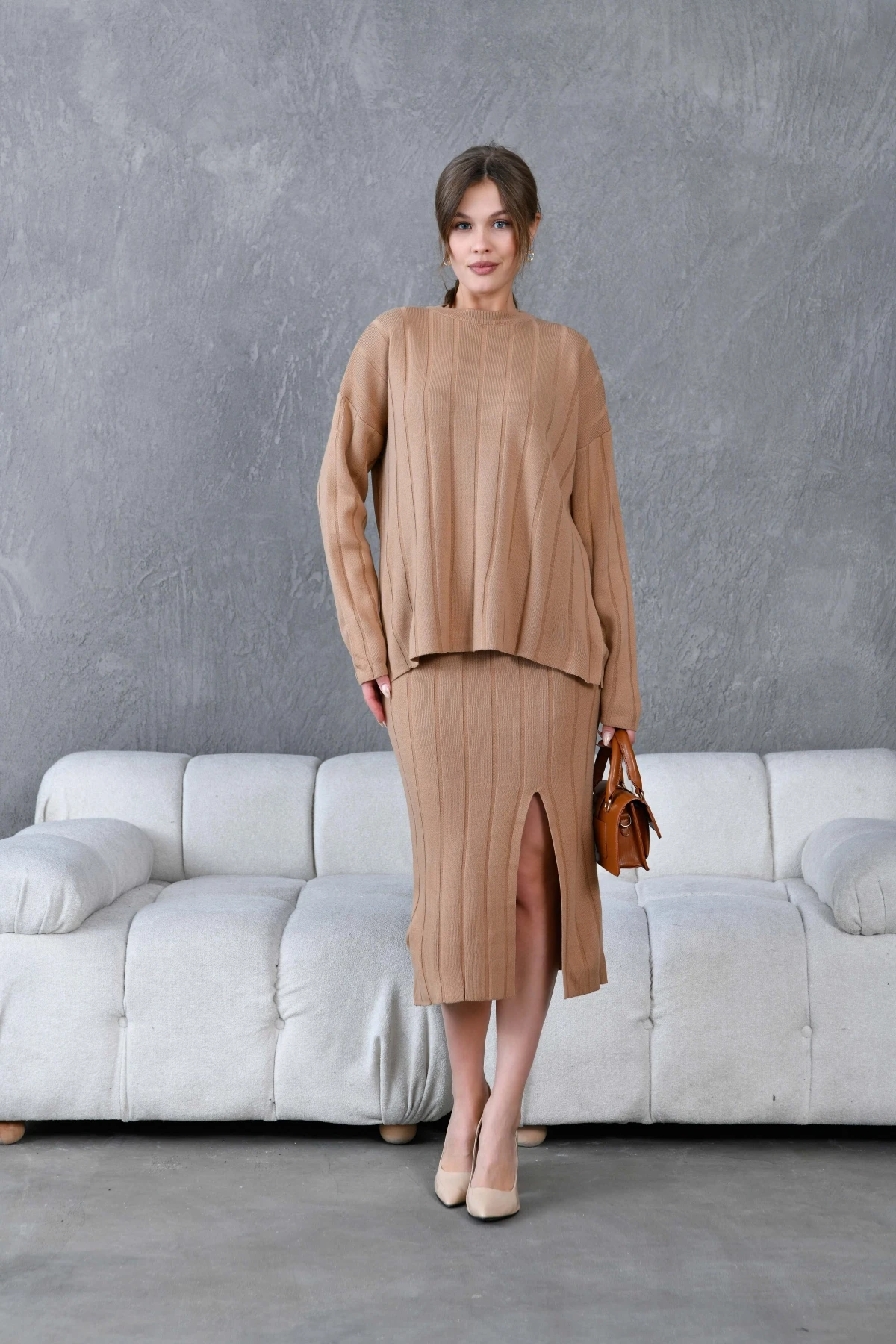 Kadın Bisiklet Yaka Yırtmaçlı Kazak Etek İkili Triko Takım