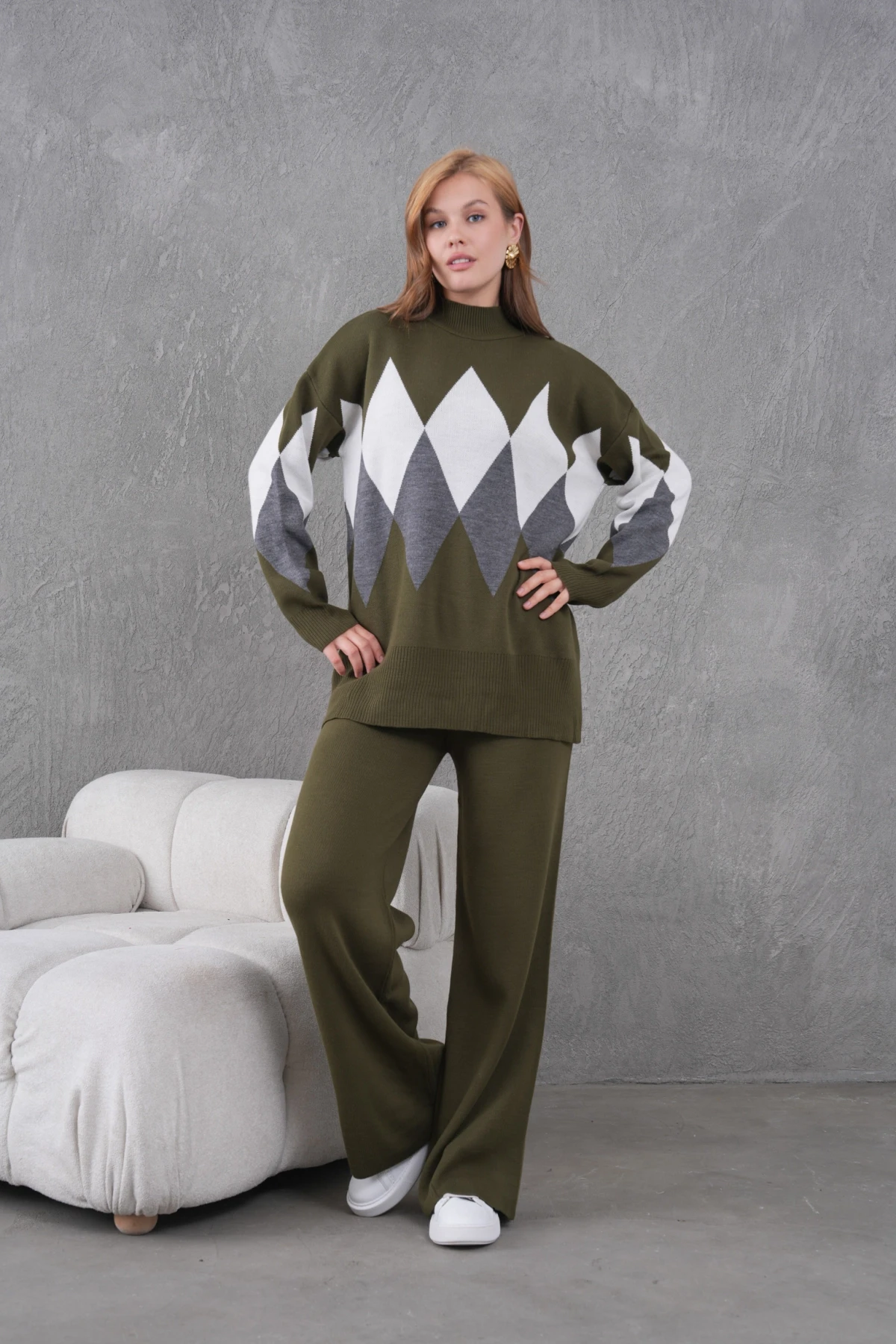 Kadın Dik Yaka Desenli Yırtmaçlı Kazak Pantolon İkil Triko Takım