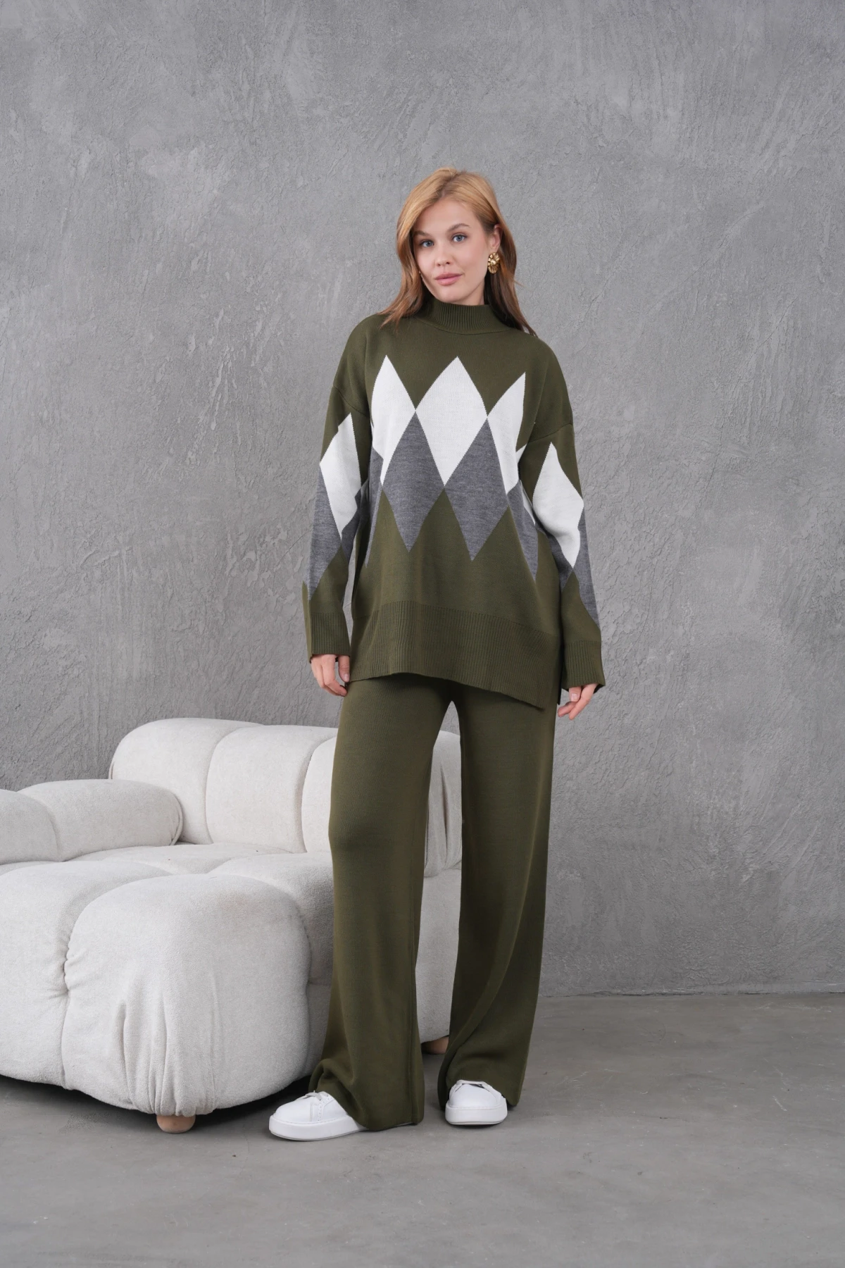 Kadın Dik Yaka Desenli Yırtmaçlı Kazak Pantolon İkil Triko Takım