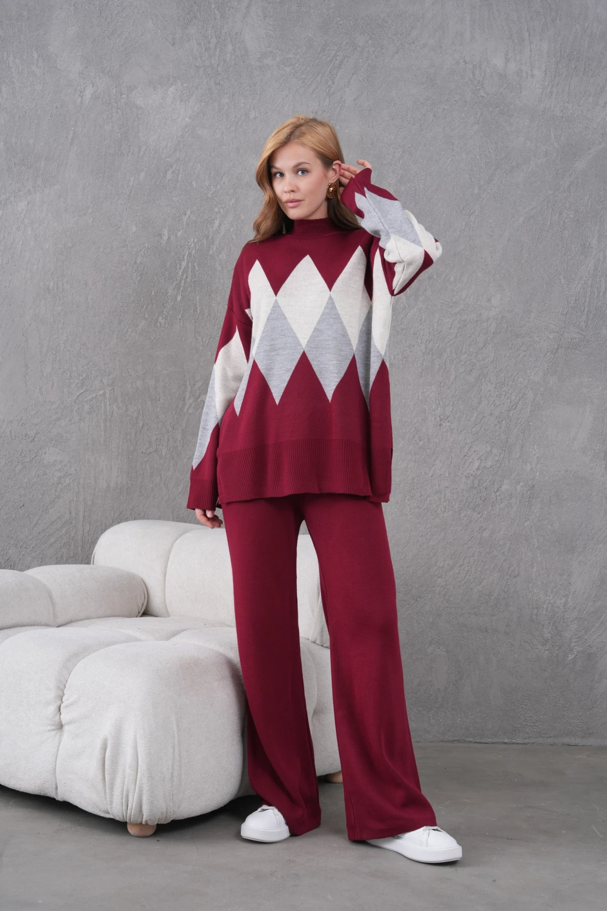 Kadın Dik Yaka Desenli Yırtmaçlı Kazak Pantolon İkil Triko Takım