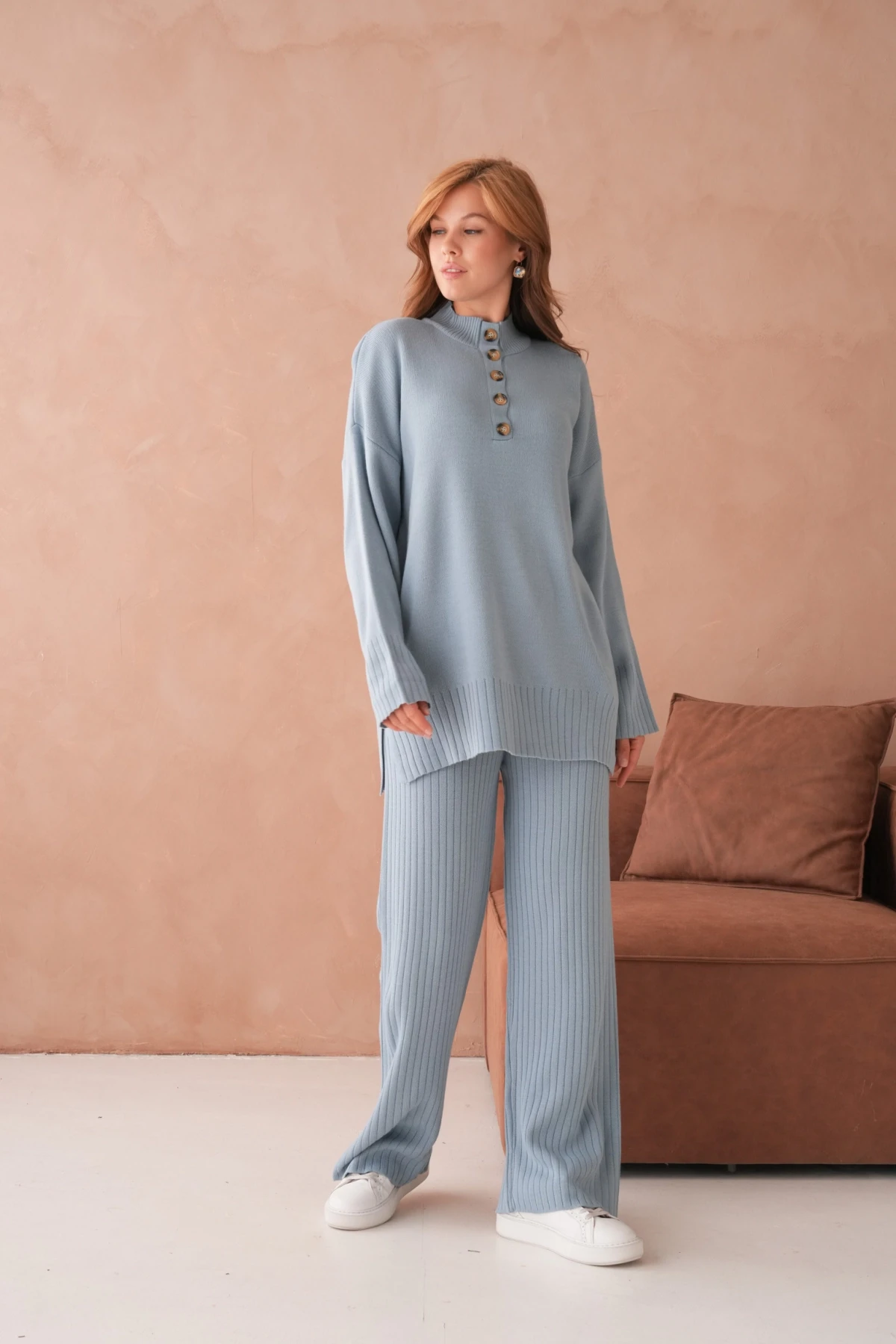 Kadın Dik Yaka Düğme Detay Yırtmaçlı Salaş Kazak Pantolon İkili Triko Takım