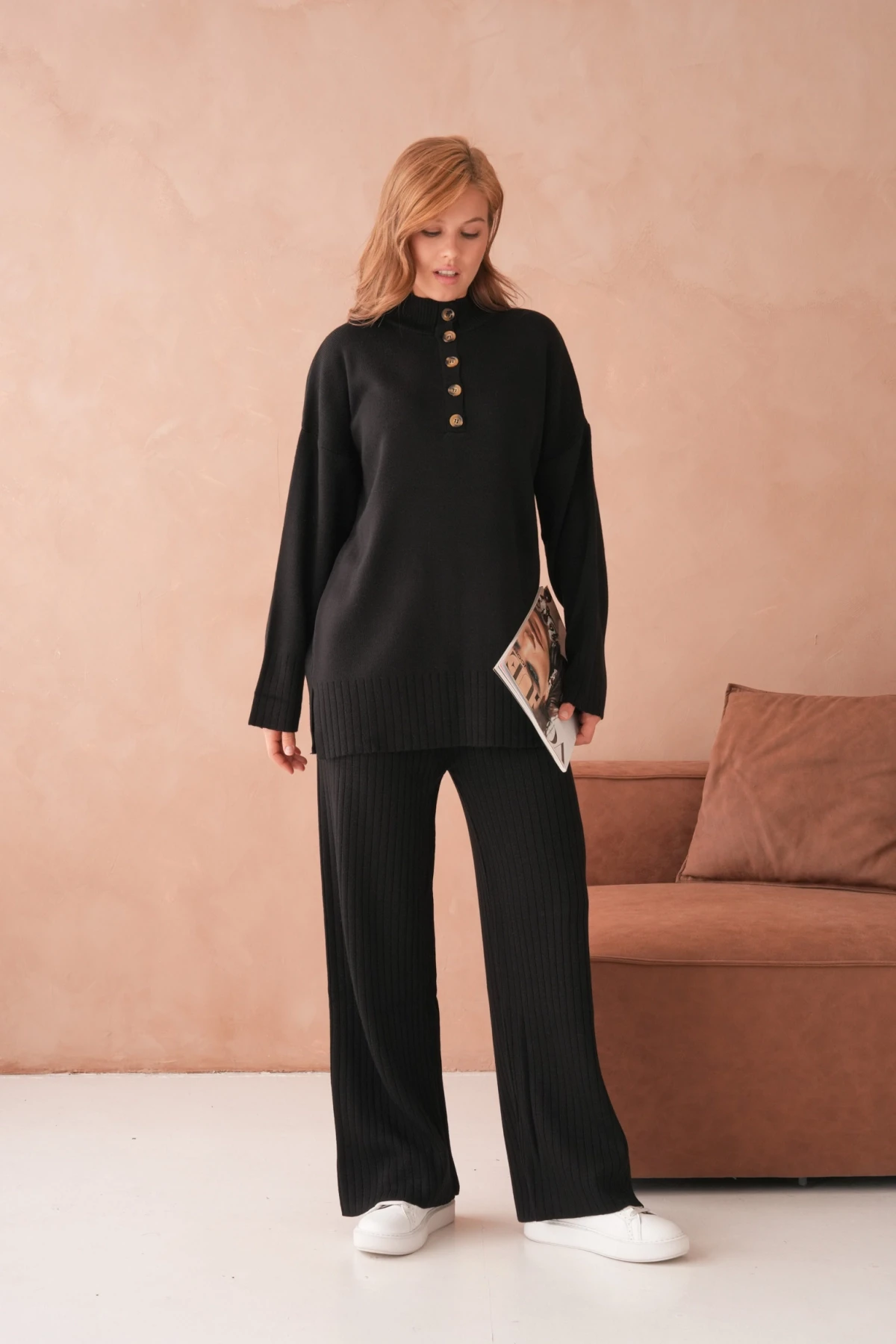 Kadın Dik Yaka Düğme Detay Yırtmaçlı Salaş Kazak Pantolon İkili Triko Takım