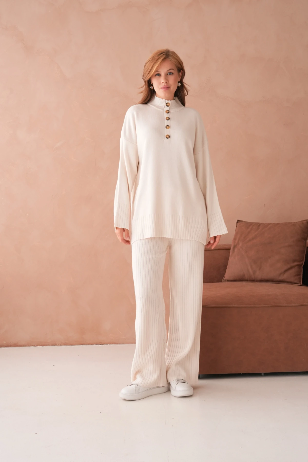 Kadın Dik Yaka Düğme Detay Yırtmaçlı Salaş Kazak Pantolon İkili Triko Takım