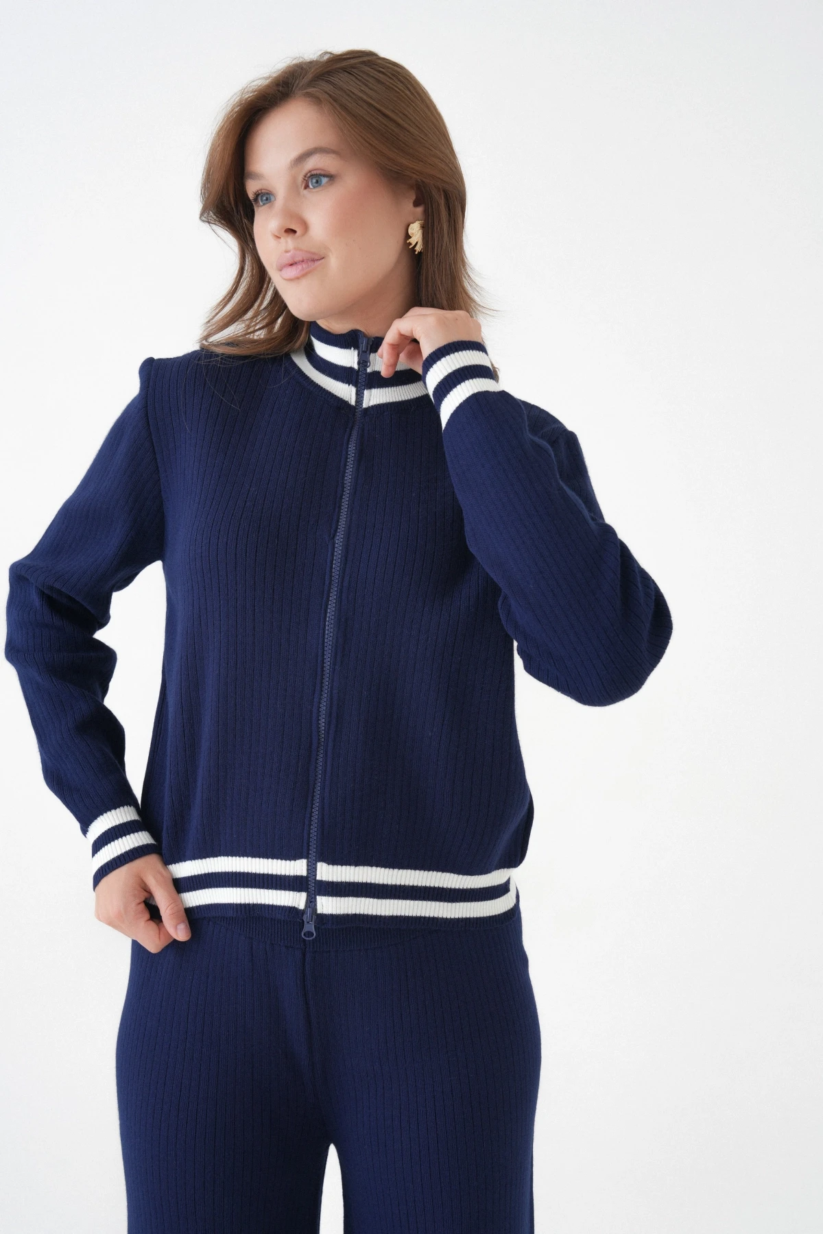 Kadın Dik Yaka Fermuar Kapama Çizgili Kaşkorse Ceket Pantolon İkili Triko Takım