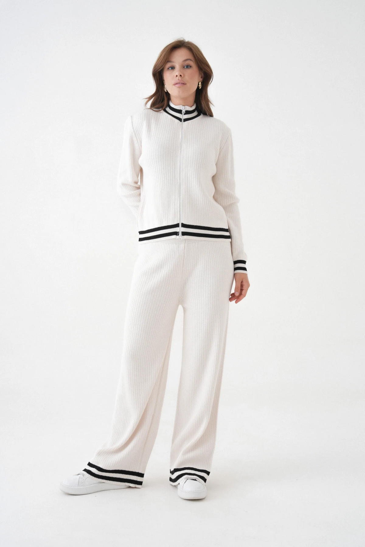 Kadın Dik Yaka Fermuar Kapama Çizgili Kaşkorse Ceket Pantolon İkili Triko Takım