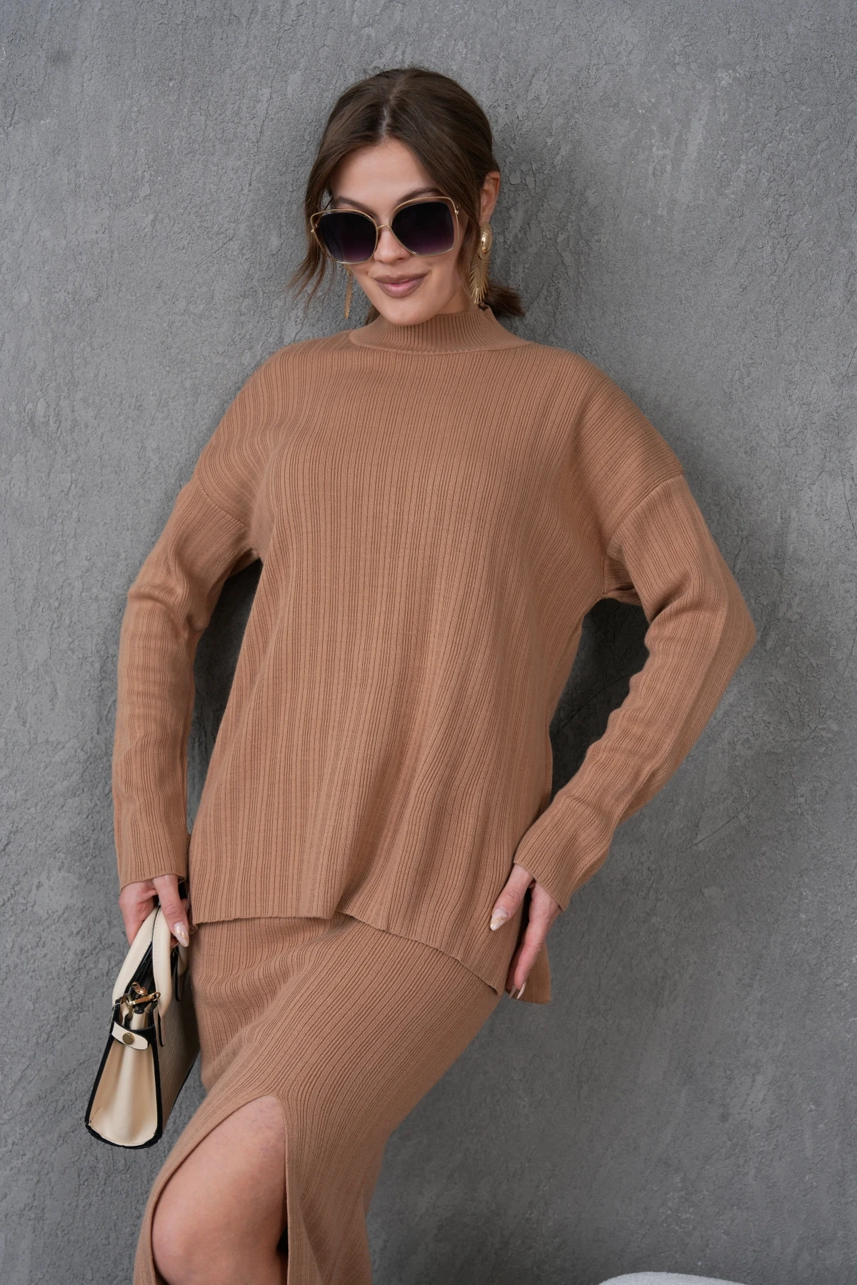 Kadın Dik Yaka Kazak Yırtmaçlı Uzun Etek İkili Triko Takım