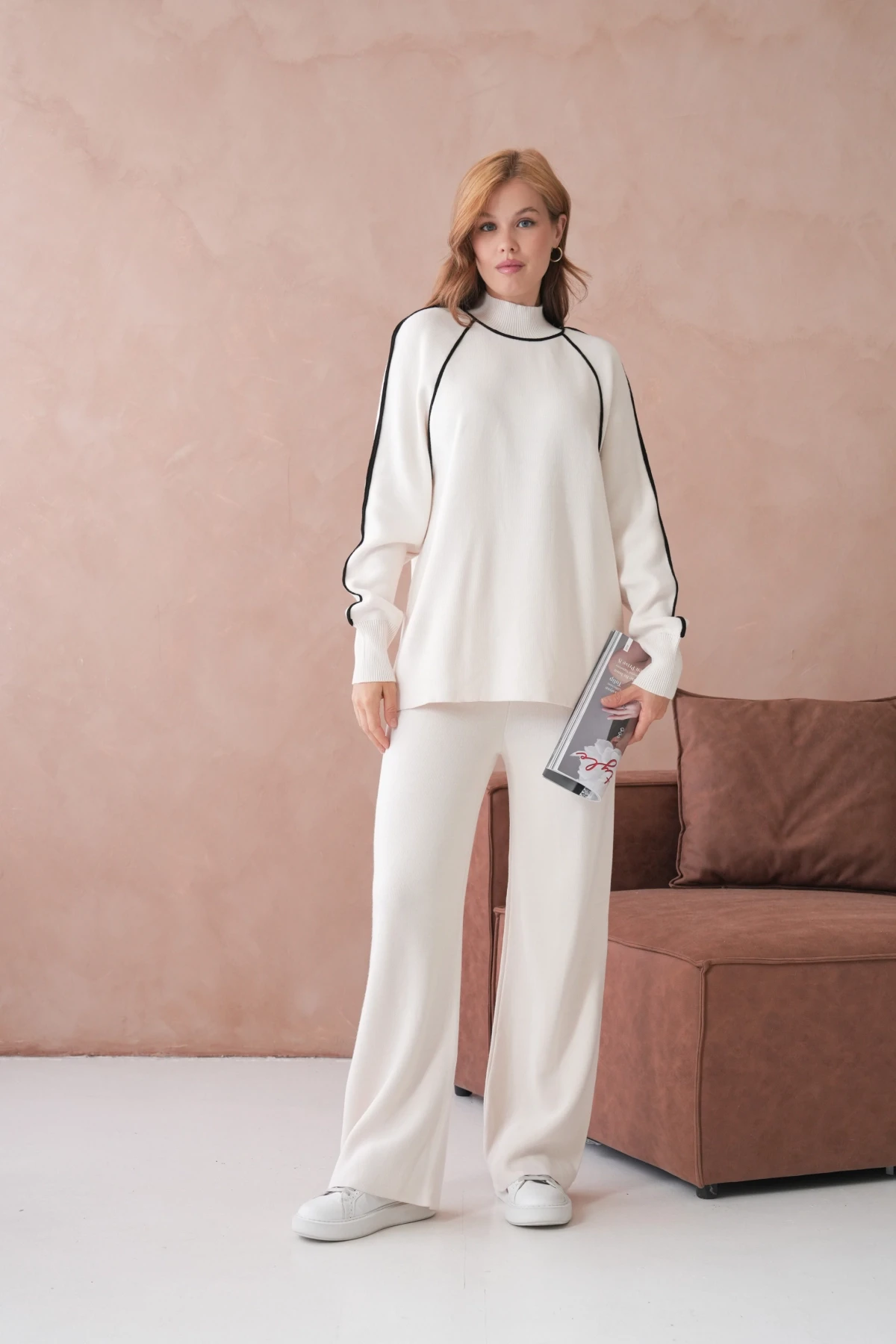 Kadın Dik Yaka Yarım Pat Fermuar Yırtmaçlı Kazak Pantolon İkili Triko Takım