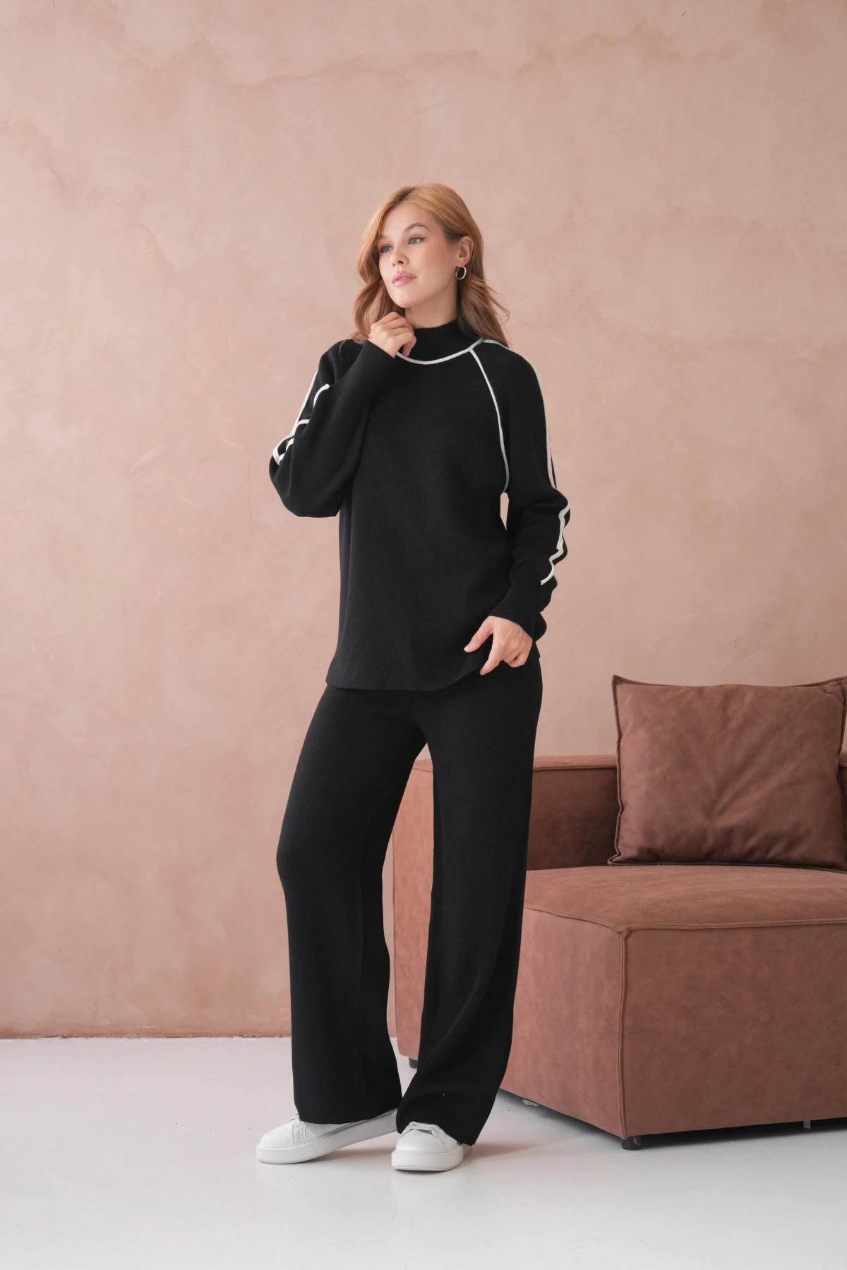 Kadın Dik Yaka Yarım Pat Fermuar Yırtmaçlı Kazak Pantolon İkili Triko Takım