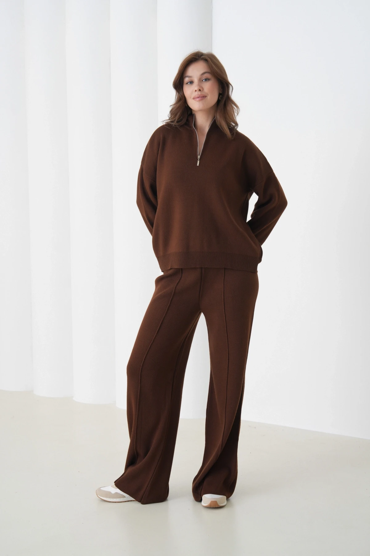 Kadın Dik Yaka Yarım Pat Fermuar Yırtmaçlı Kazak Pantolon İkili Triko Takım