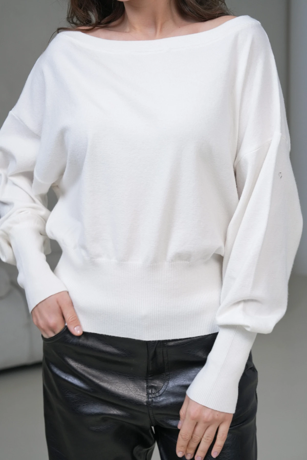 kadın geniş yaka koll detay trko kazak