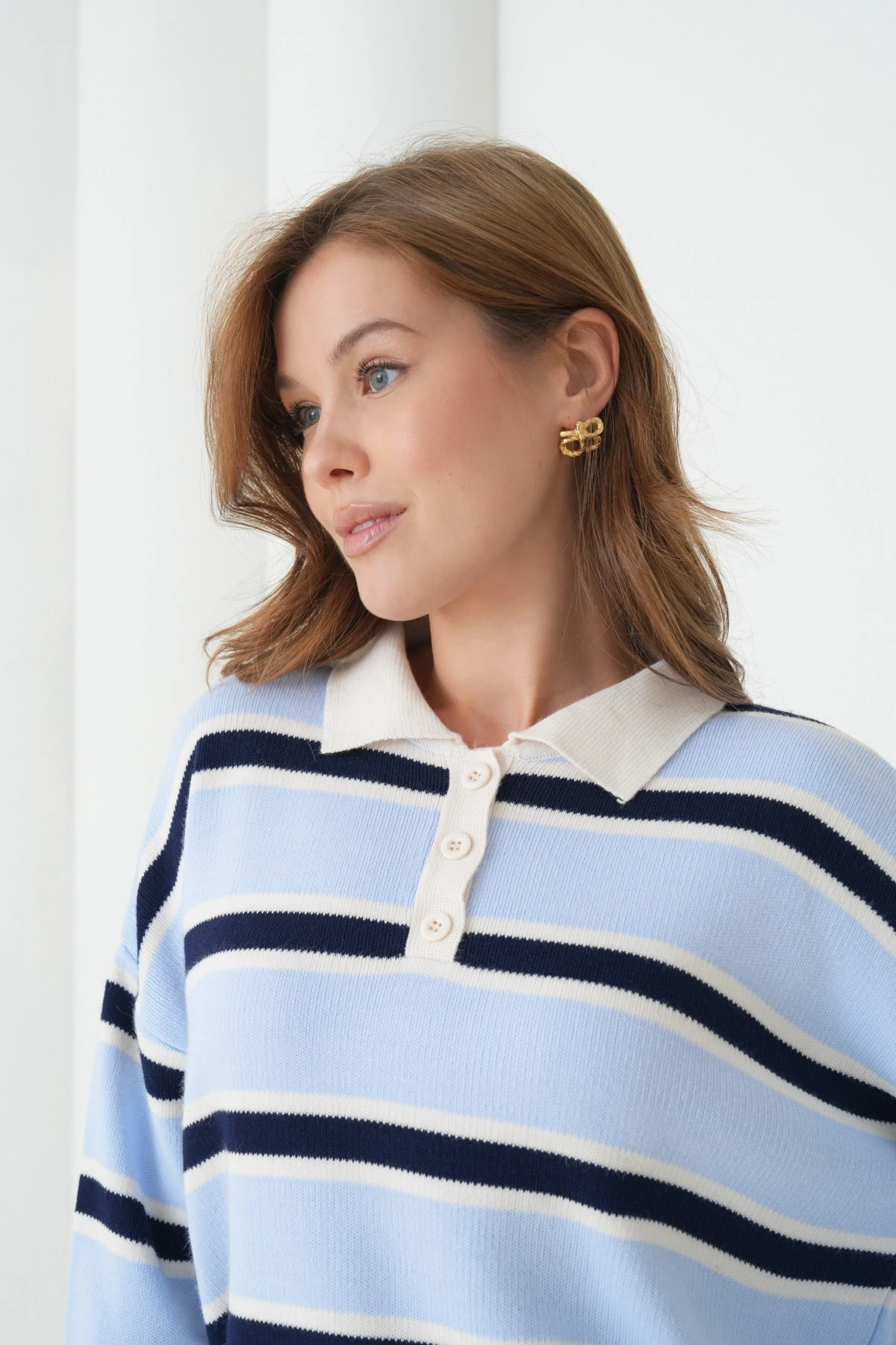 Kadın Polo Yaka Çizgili Yumuşak Dokulu Oversize Triko Kazak 