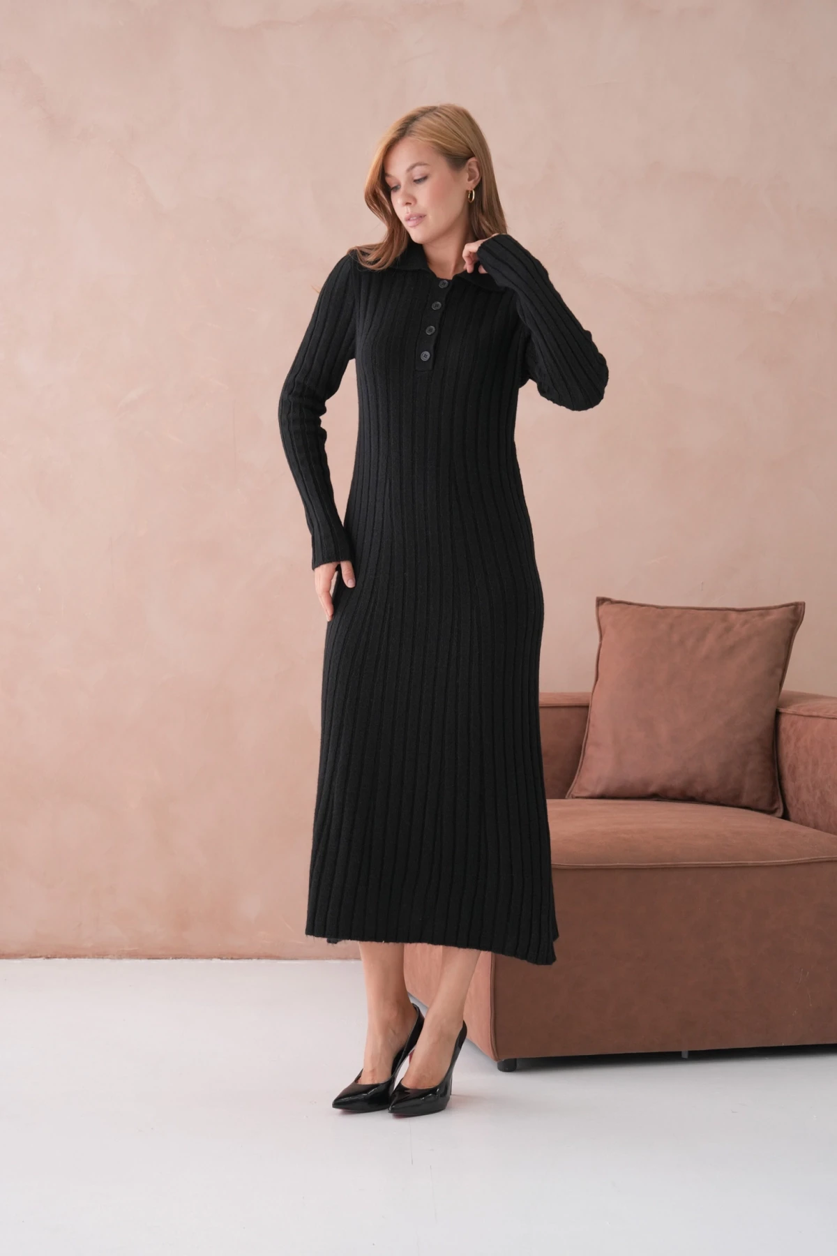 Kadın Polo Yaka Düğme Detay Maxi Boy Yumuşak Dokulu Fitilli Triko Elbise