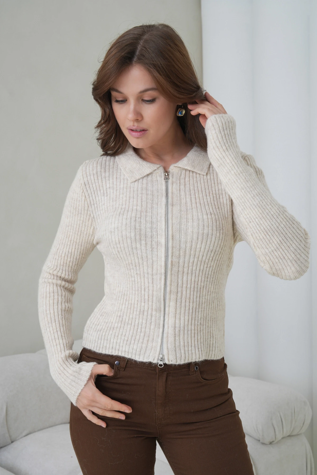 Kadın Polo Yaka Fermuar Detaylı Yumuşak Dokulu Fitilli Triko Ceket