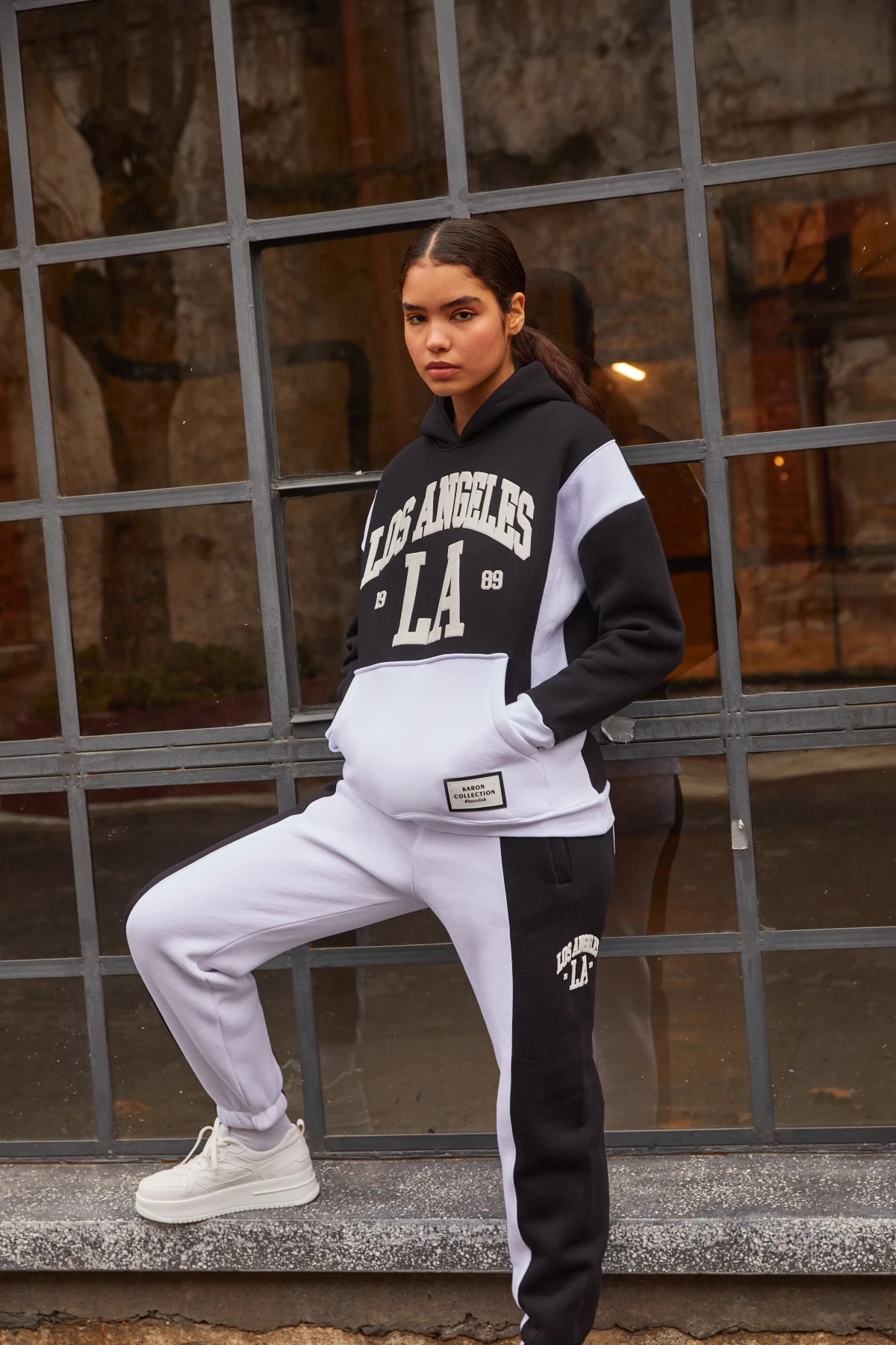 Kadın Siyah Baskı Detay Kanguru Cepli Şardonlu Takım