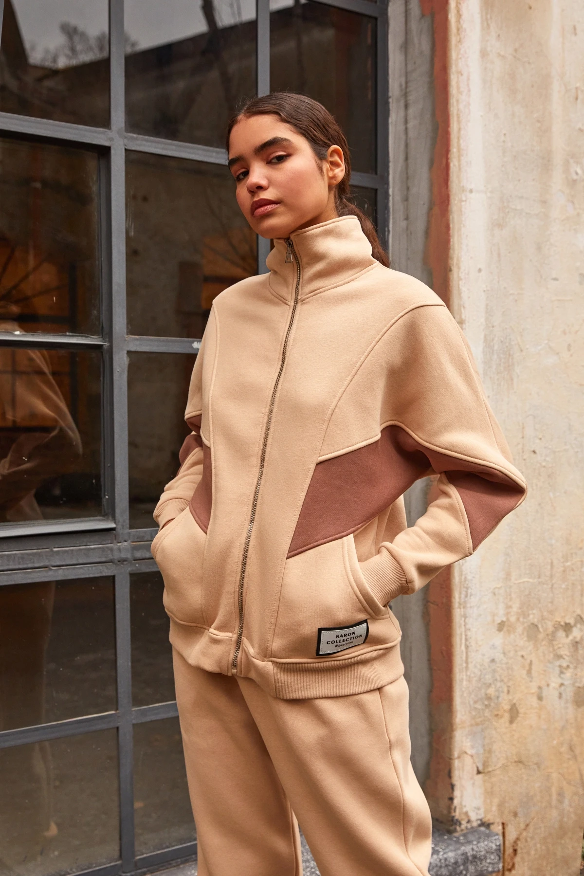 Kadın Taş Garni Detay Fermuar Kapama Dik Yaka Şardonlu Takım