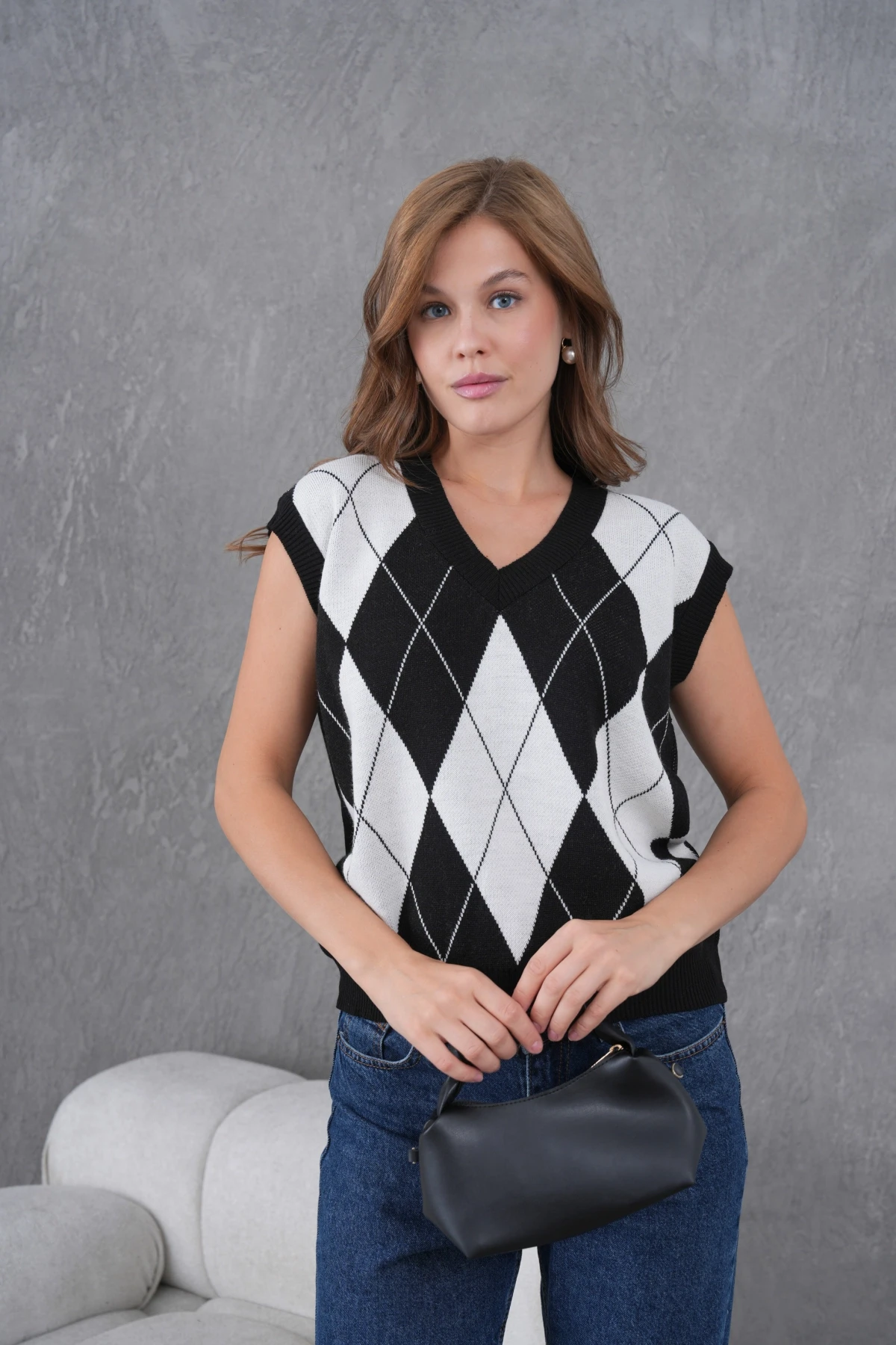 Kadın V Yaka Baklava Desenli Triko Sweater