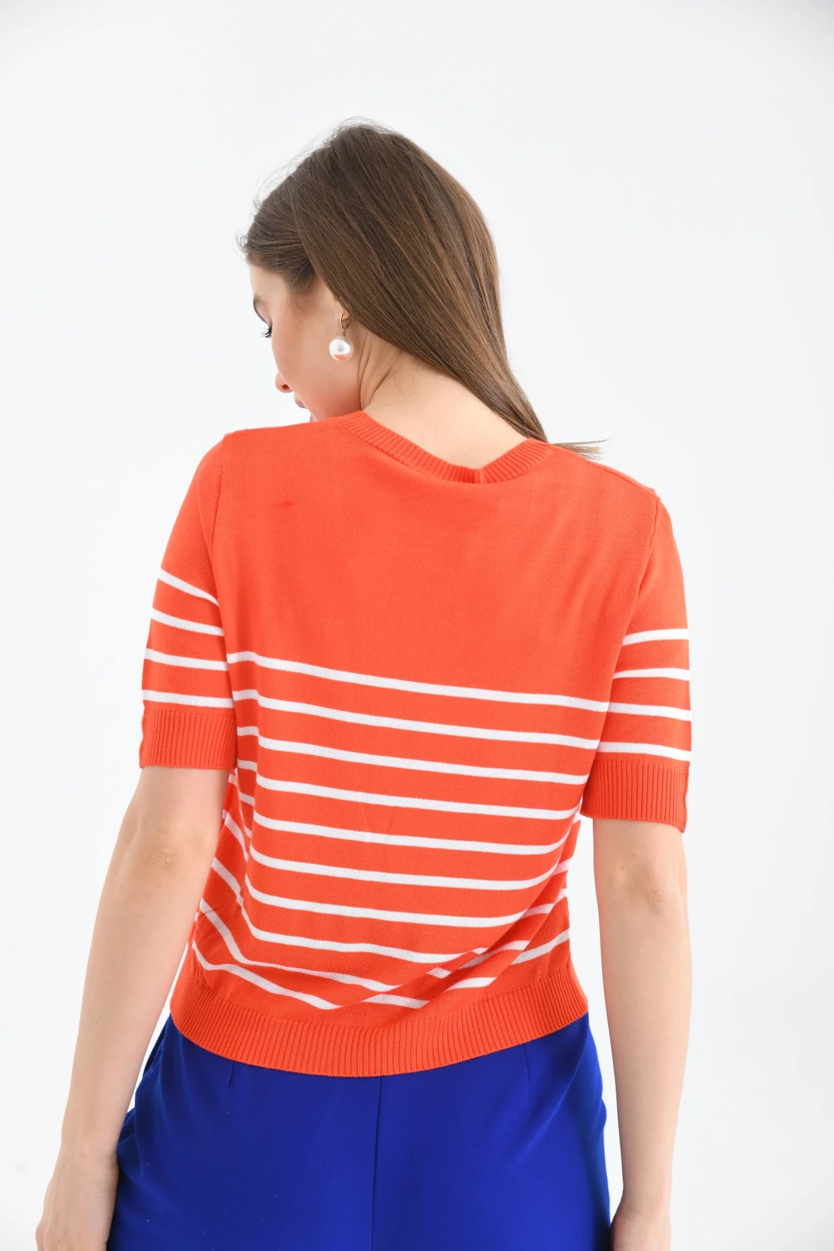 Kadın V Yaka Çizgili Kısa Kol Triko Kazak