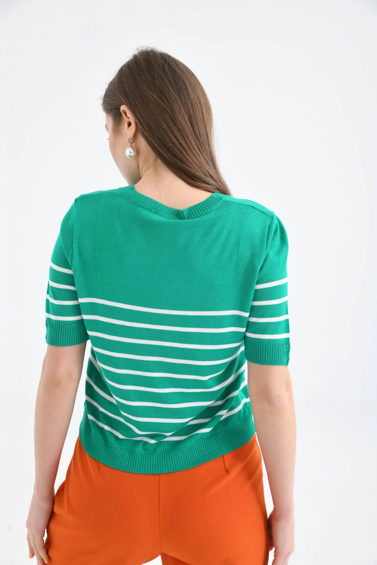 Kadın V Yaka Çizgili Kısa Kol Triko Kazak