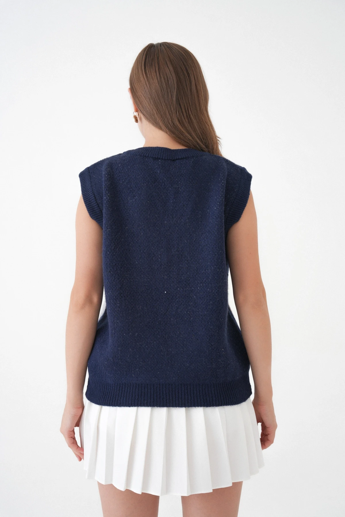 Kadın V Yaka Desenli Yumuşak Dokulu Triko Sweater