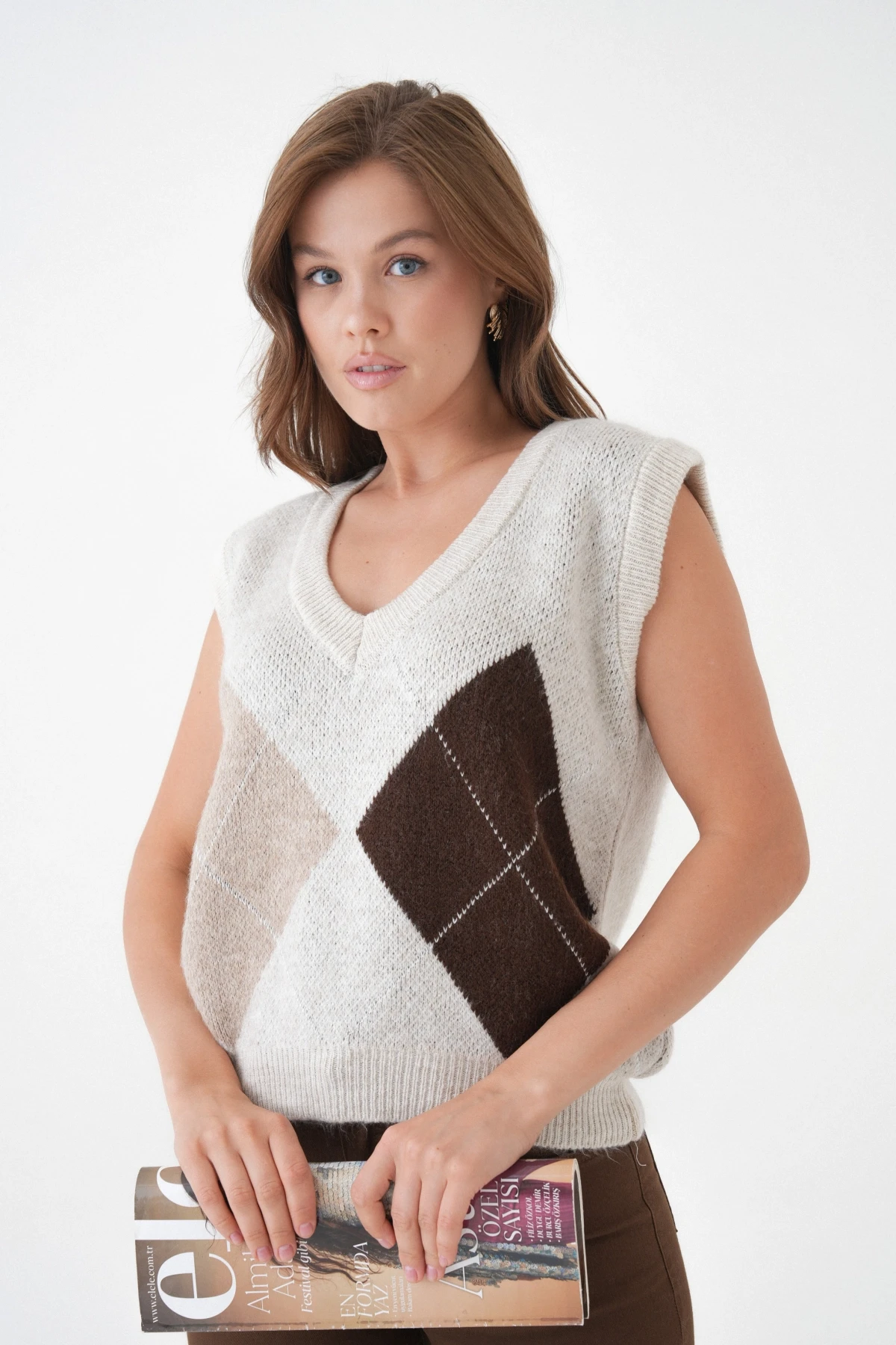 Kadın V Yaka Desenli Yumuşak Dokulu Triko Sweater