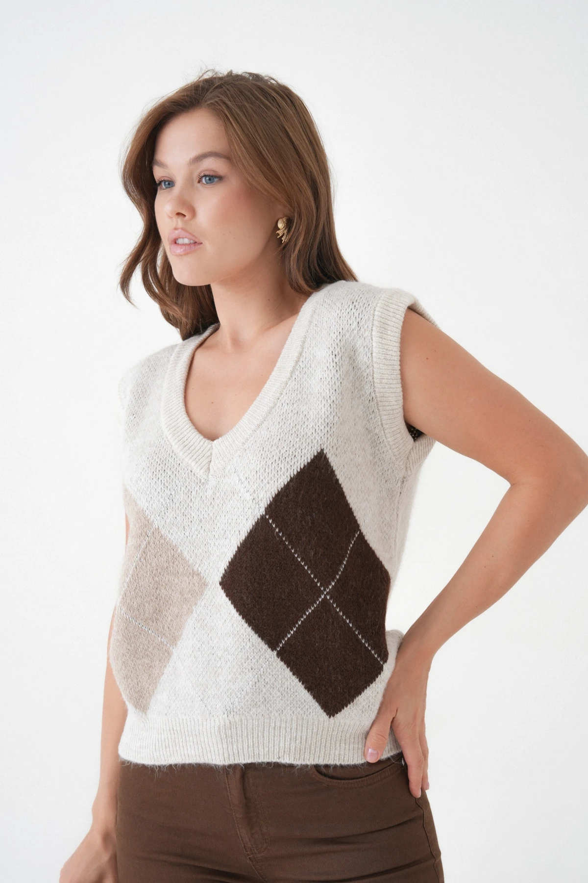 Kadın V Yaka Desenli Yumuşak Dokulu Triko Sweater